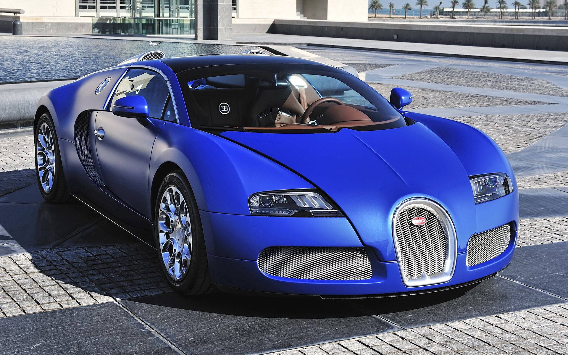 Mahtava Bugatti Veyron safiirinsinisenä Taustakuvat