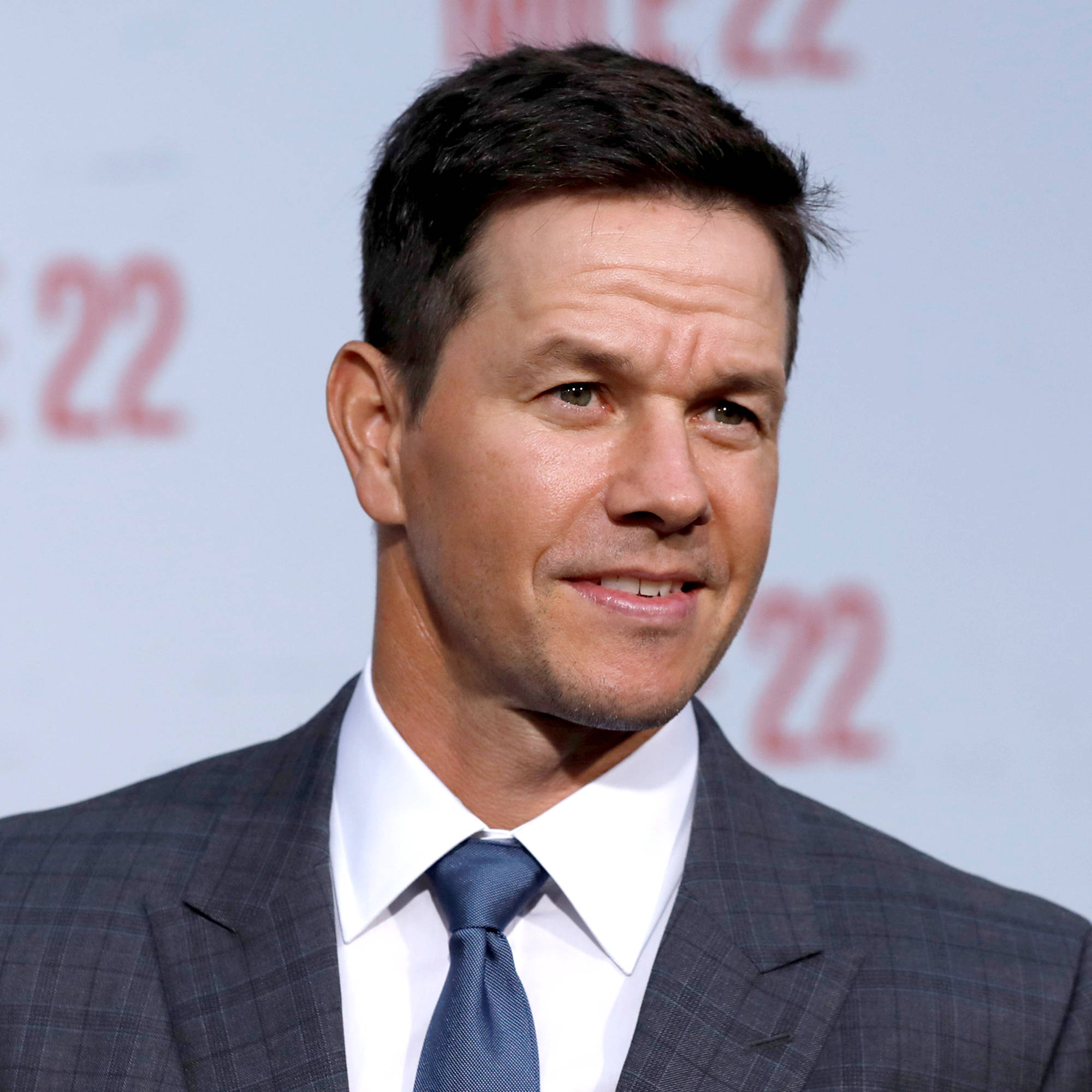 Mark Wahlberg juhlapuvussa Taustakuvat