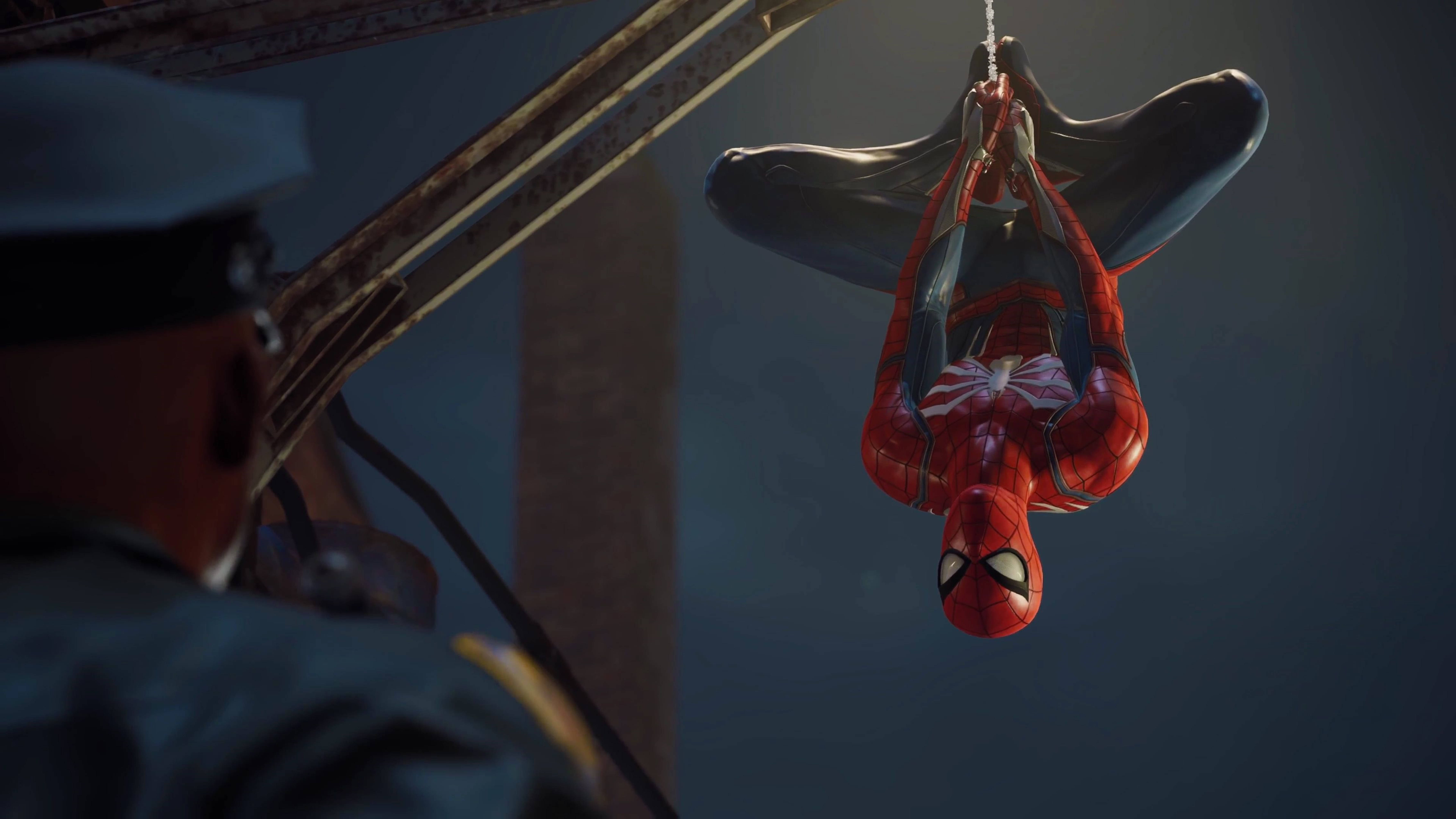 Marvel Hämähäkkimies roikkumassa ylösalaisin 4K PS4 Taustakuvat