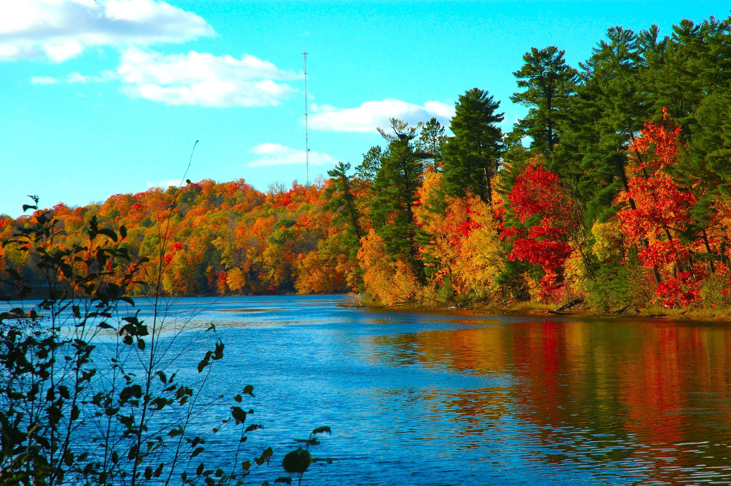 Minocqua-järvi syksyllä tietokoneen taustakuva Taustakuvat