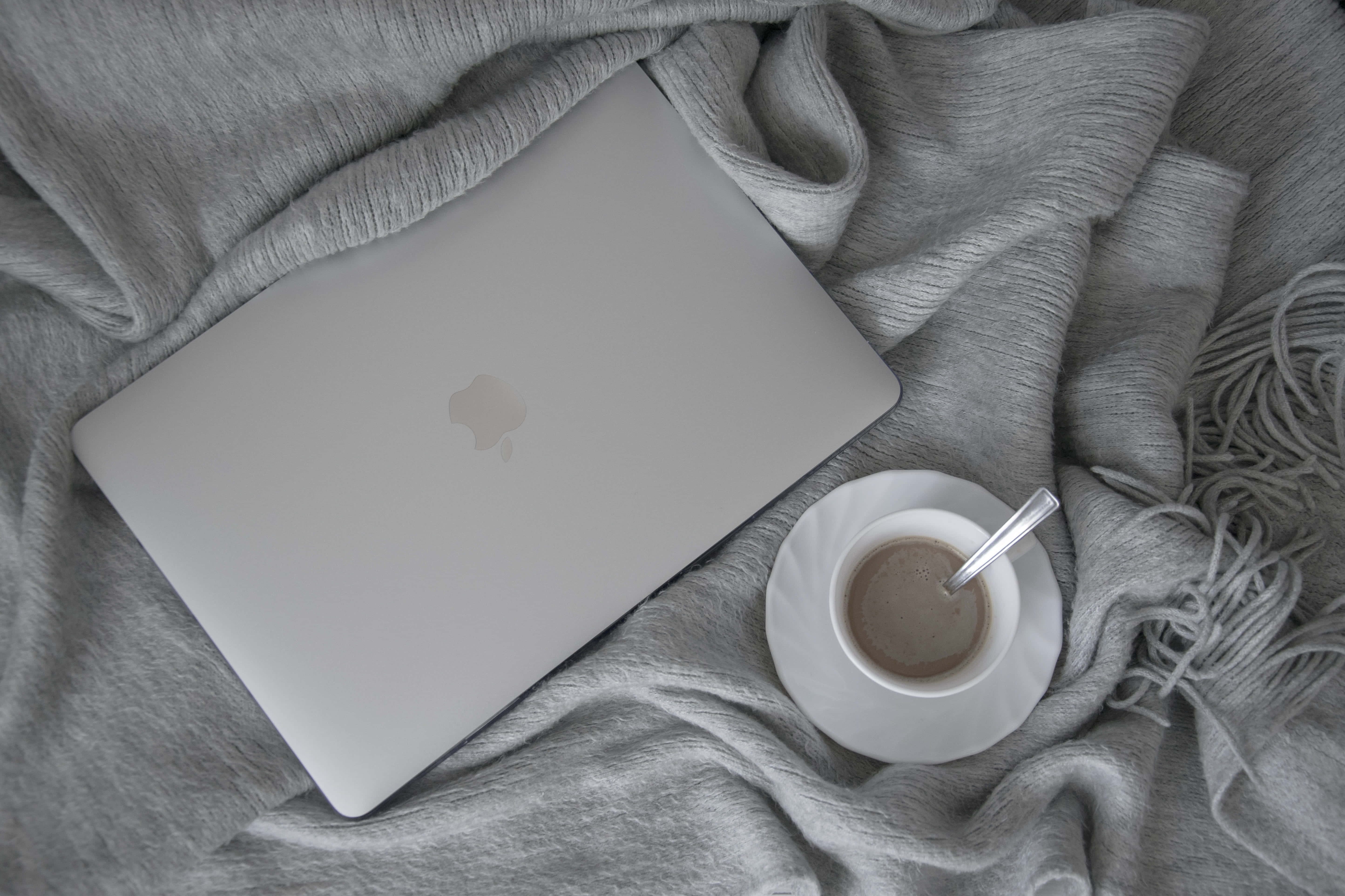 Nauti esteettisen Macbookin kauniista maisemasta Taustakuvat