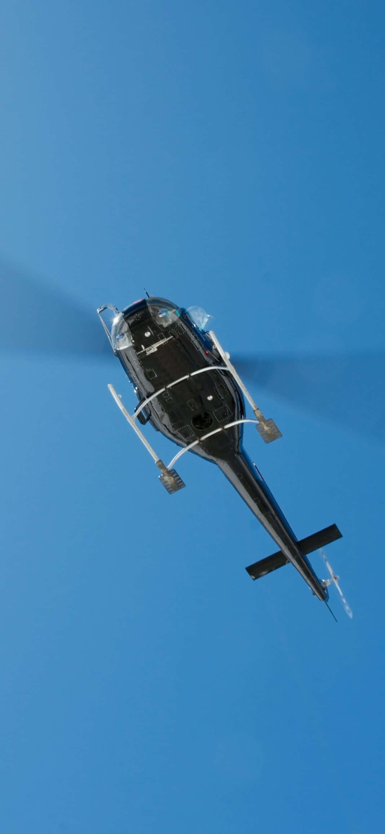 Nauti upeista taivaan näkymistä iPhone Xs Max -helikopterissa! Taustakuvat