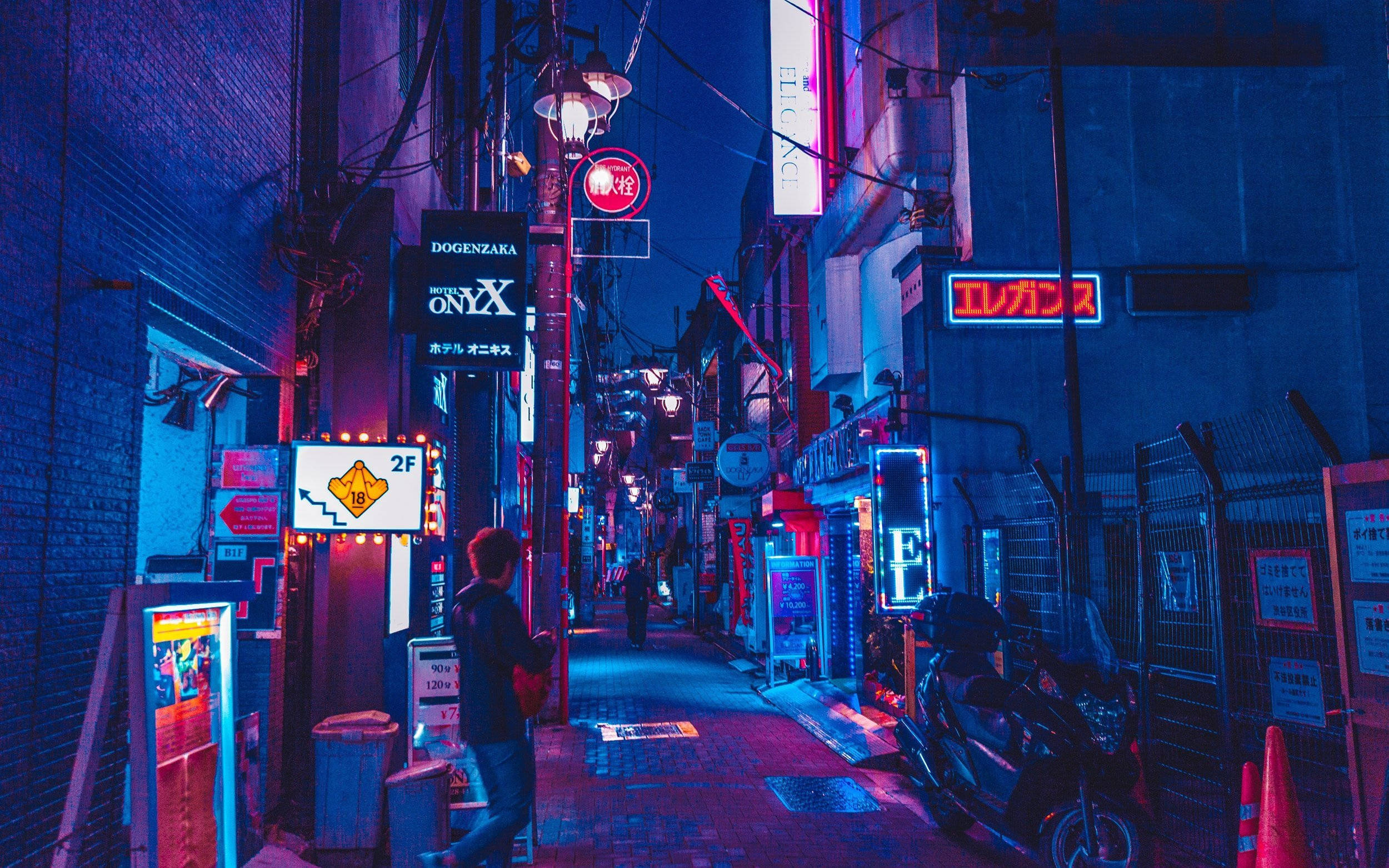 Neon-animekuja kaupungissa yöllä Taustakuvat