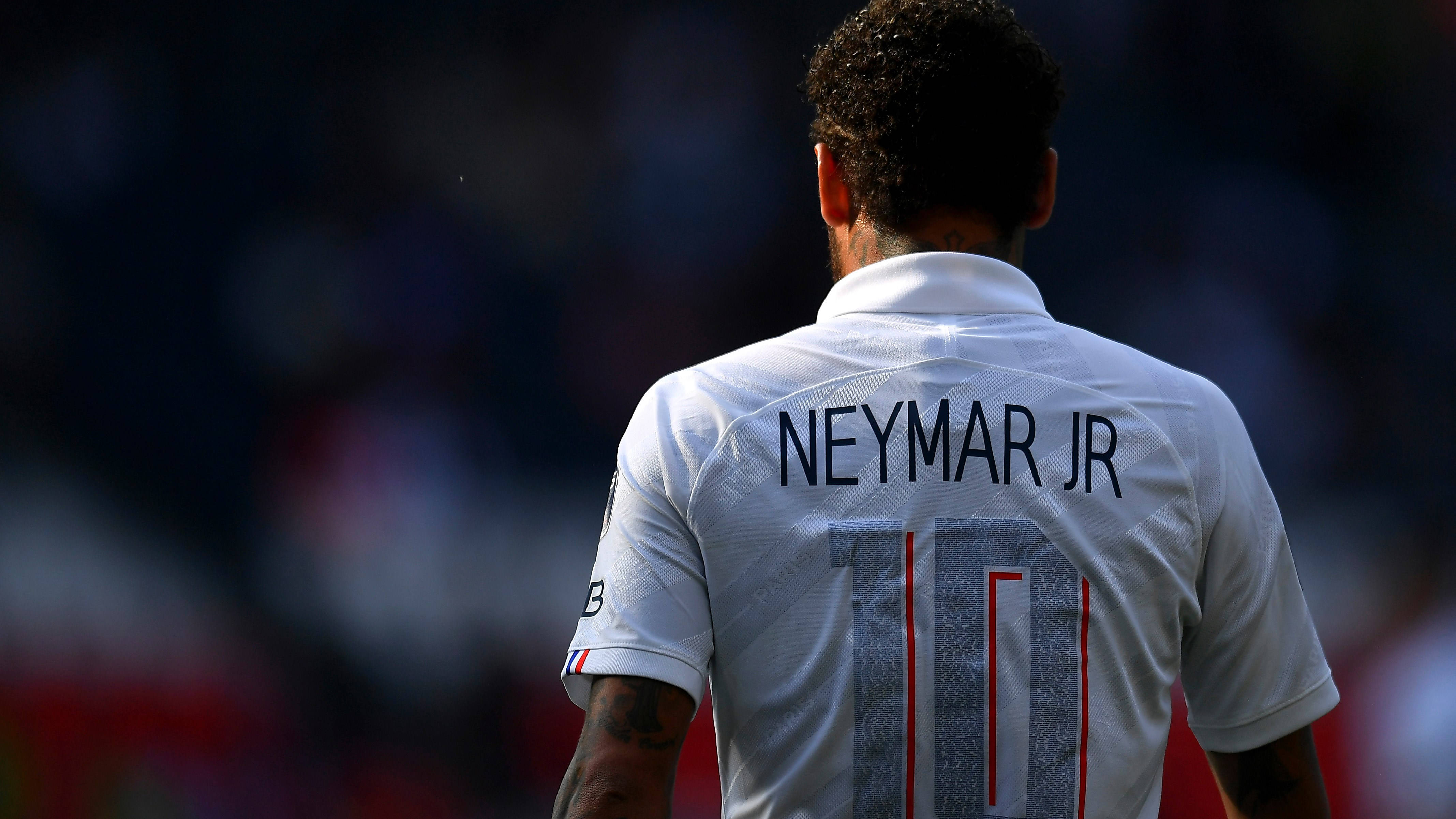 Neymar Jr takakuva tyylikkäästi Taustakuvat