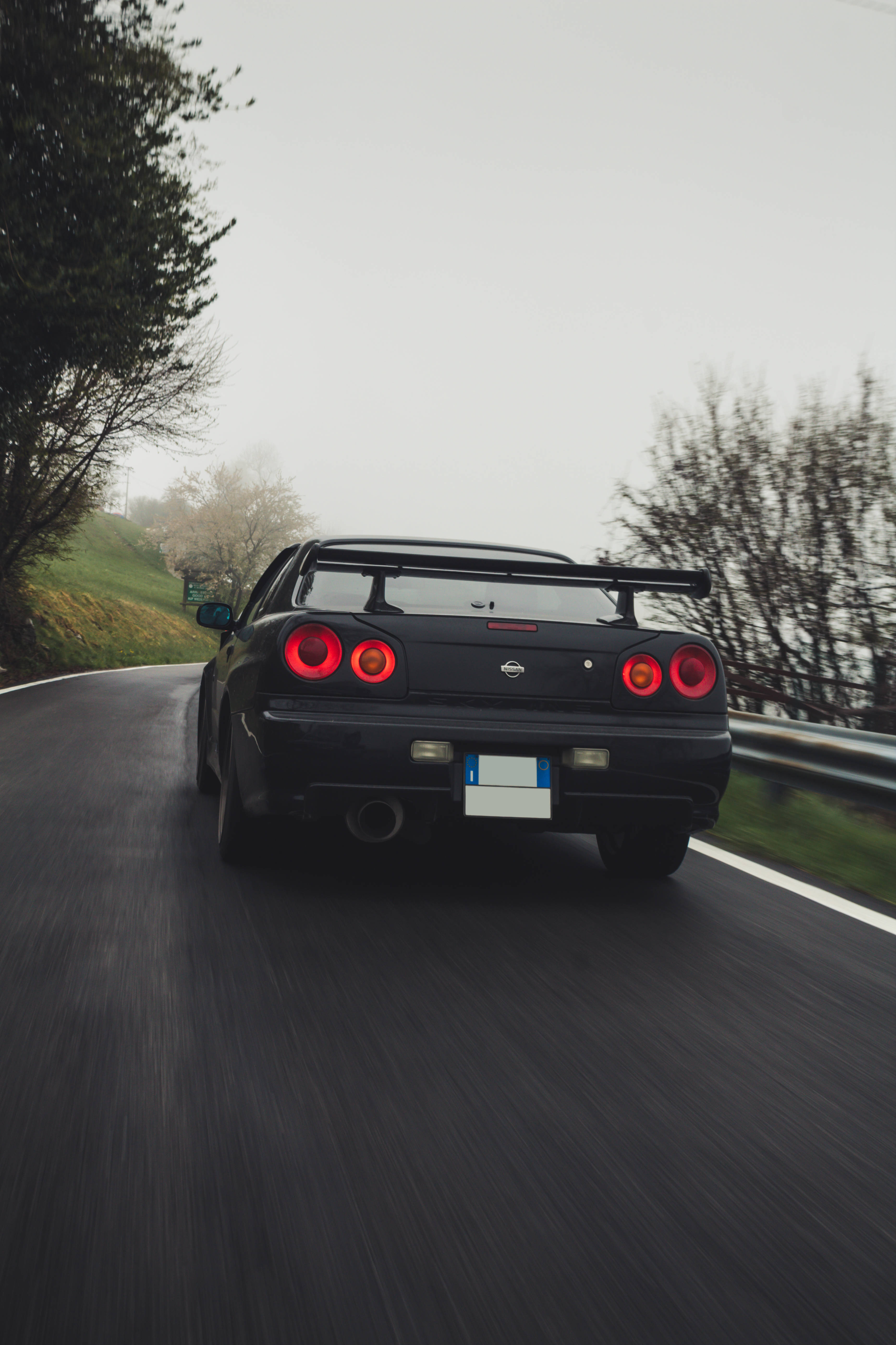 Nissan Skyline GTR R34 sumuinen tie Taustakuvat