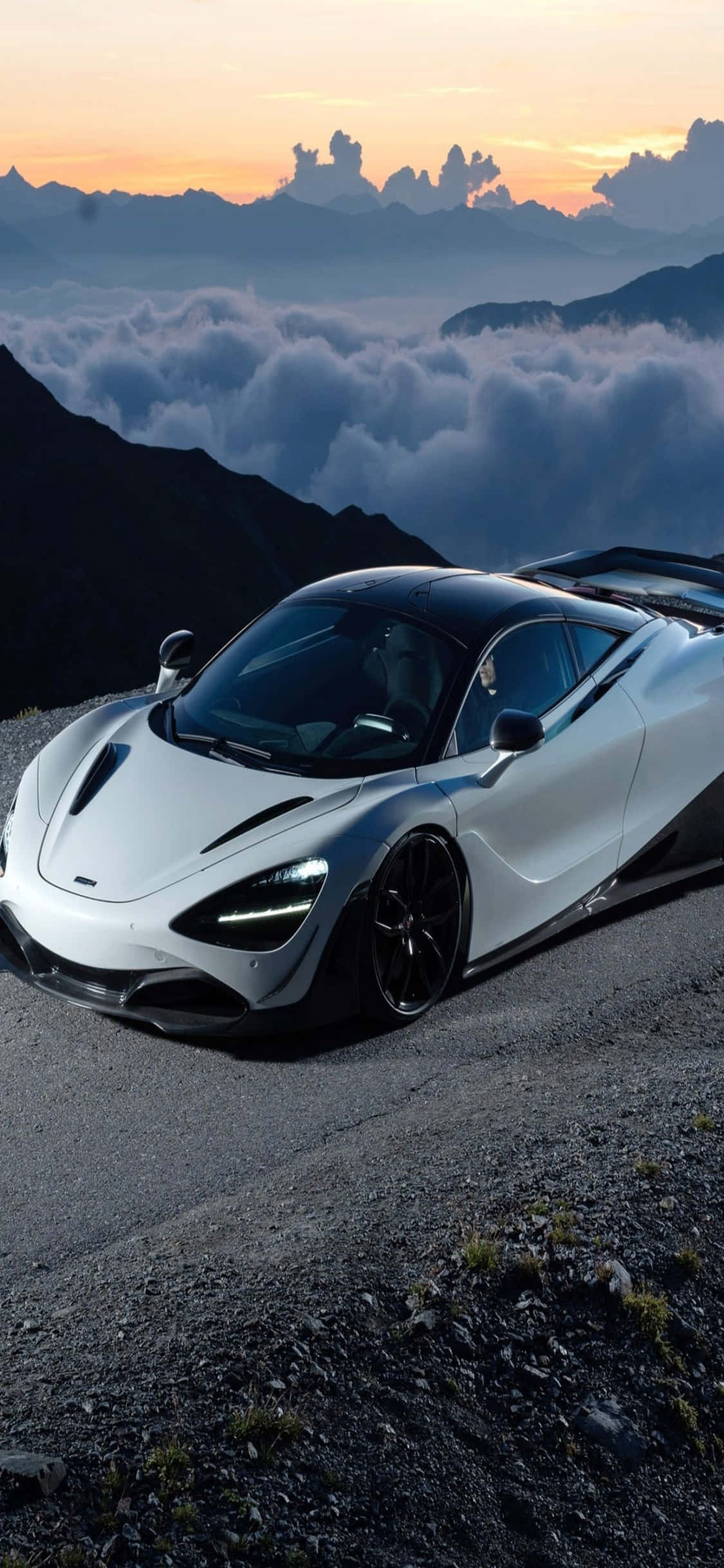 Teknologian nopein yhdistelmä – iPhone Xs ja McLaren 720s Taustakuvat