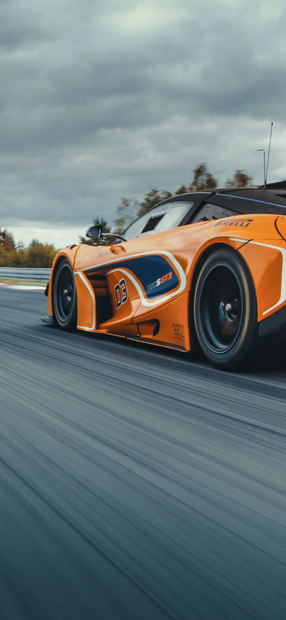 Nopeus kohtaa tyylin – iPhone Xs ja McLaren 720s Taustakuvat