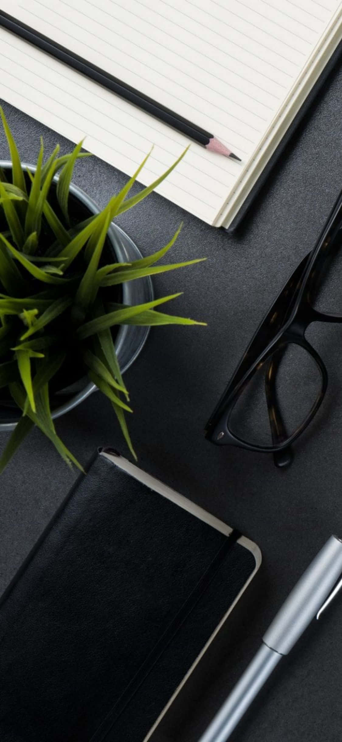 Paranna työtehokkuuttasi iPhone Xs Pöydällä Taustakuvat