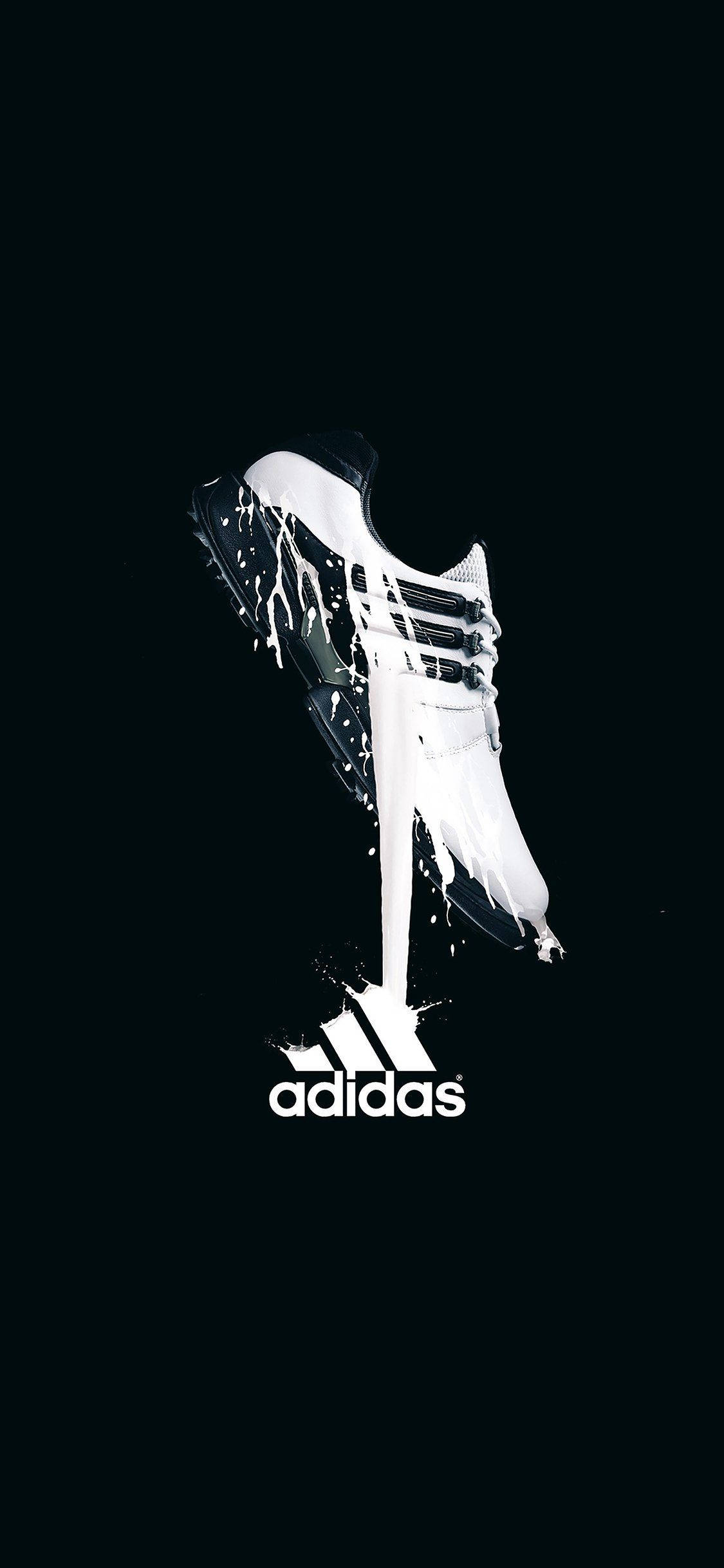 Paranna tyyliäsi ikonisella Adidas-logolla. Taustakuvat