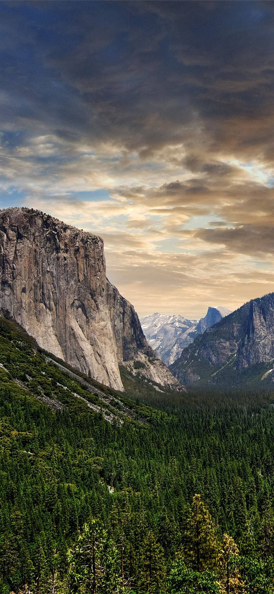 Pilvinen päivä Yosemiten iPhonessa Taustakuvat