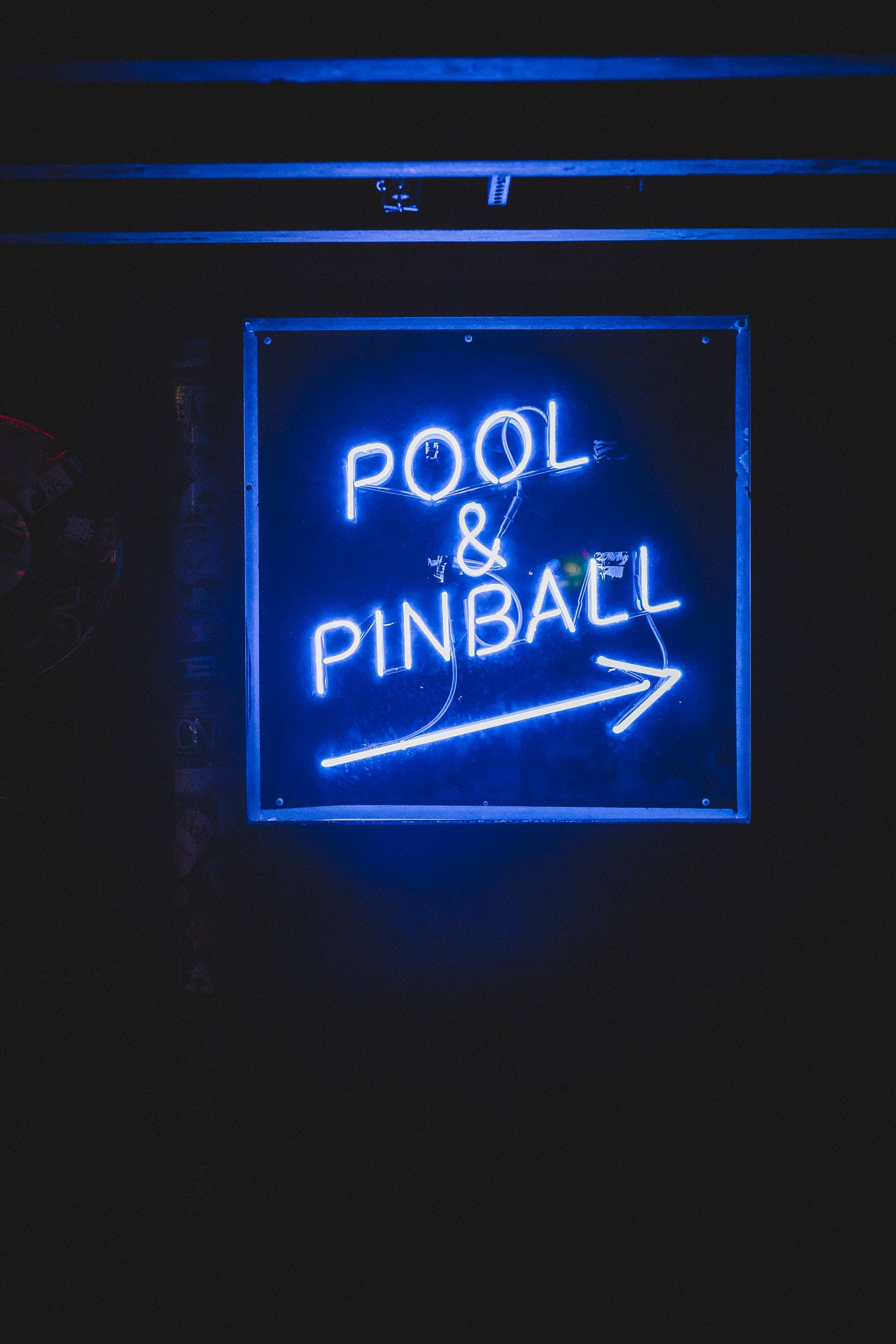 Pool & Pinball -neonsininen iPhone Taustakuvat