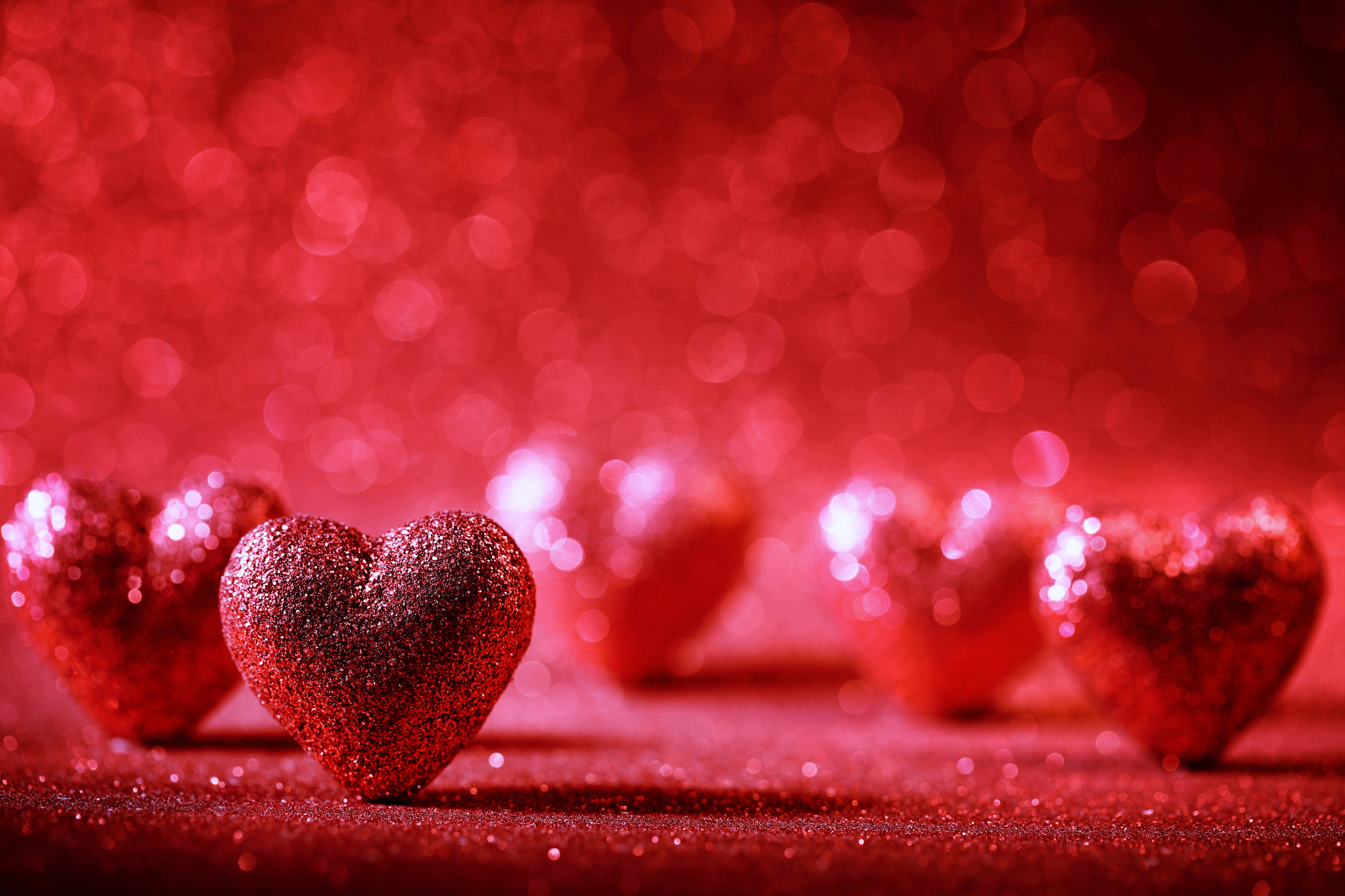 Punaiset 4K UHD glitter-sydämet Taustakuvat