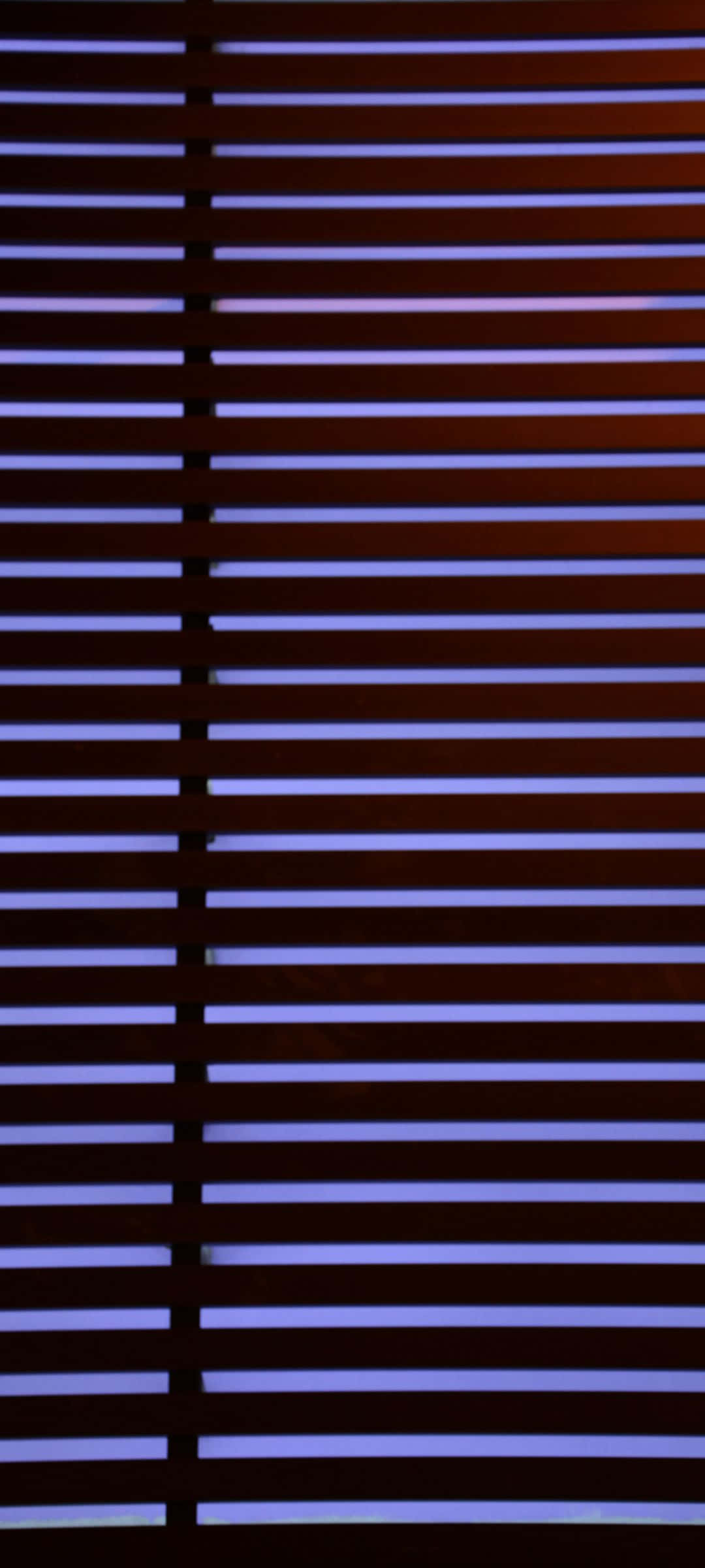 Rauhallinen ja värikäs auringonlasku meren yllä Taustakuvat