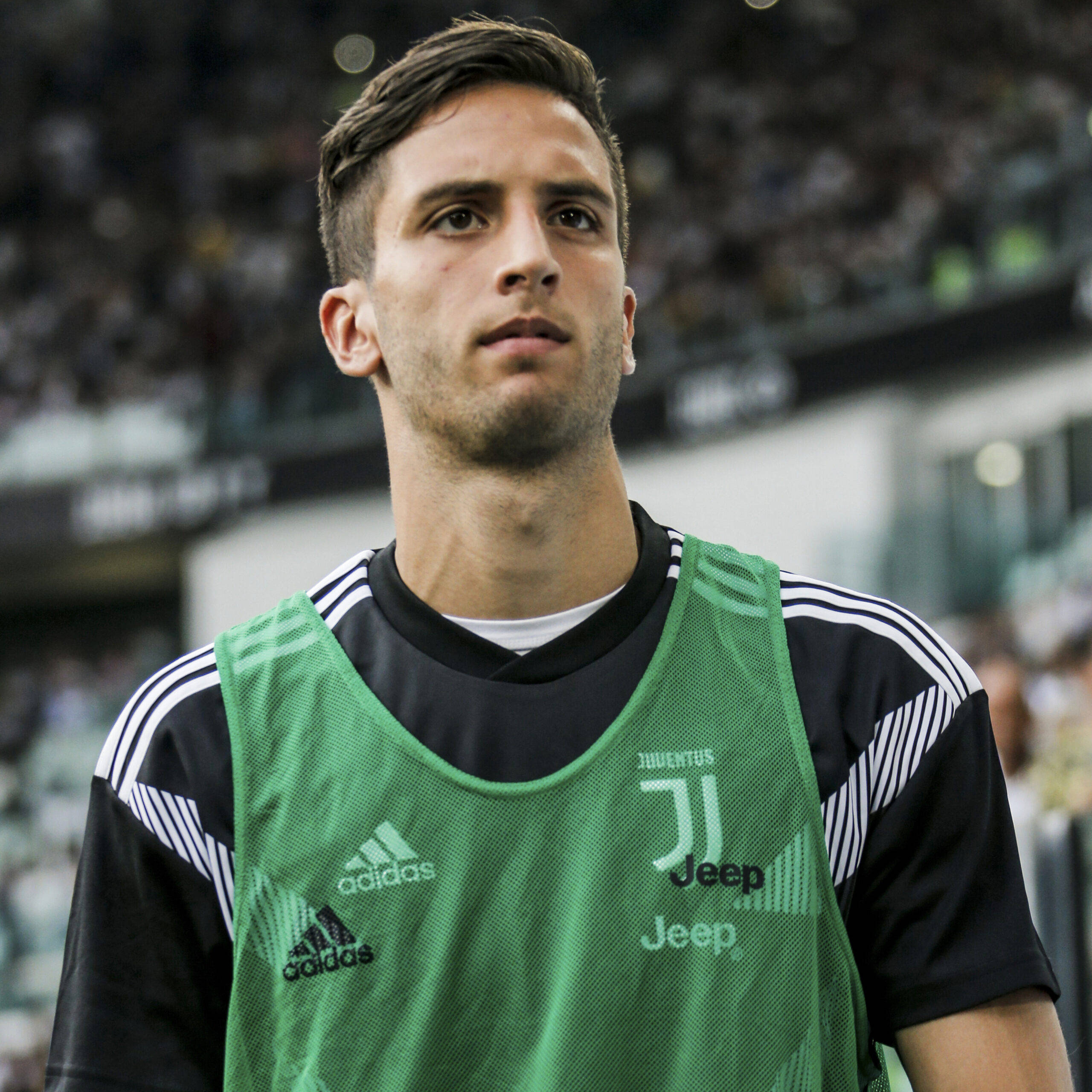 Rodrigo Bentancur vihreässä paidassa Taustakuvat
