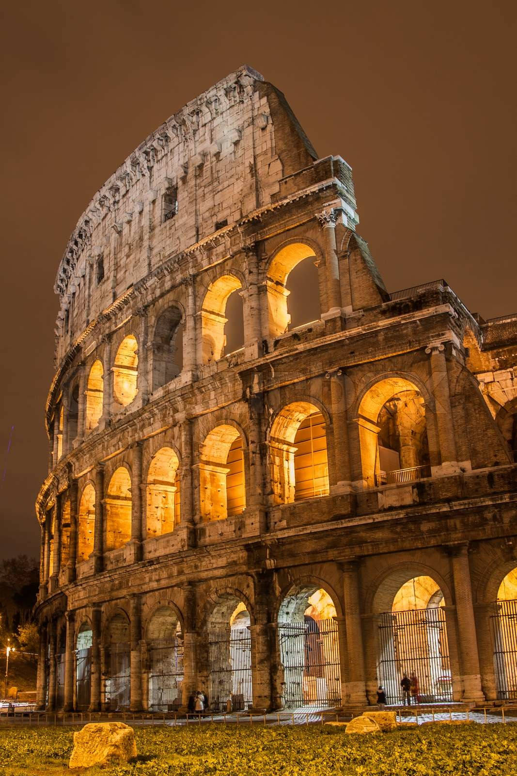 Ruskea esteettinen hyvin valaistu Rooman Colosseum Taustakuvat