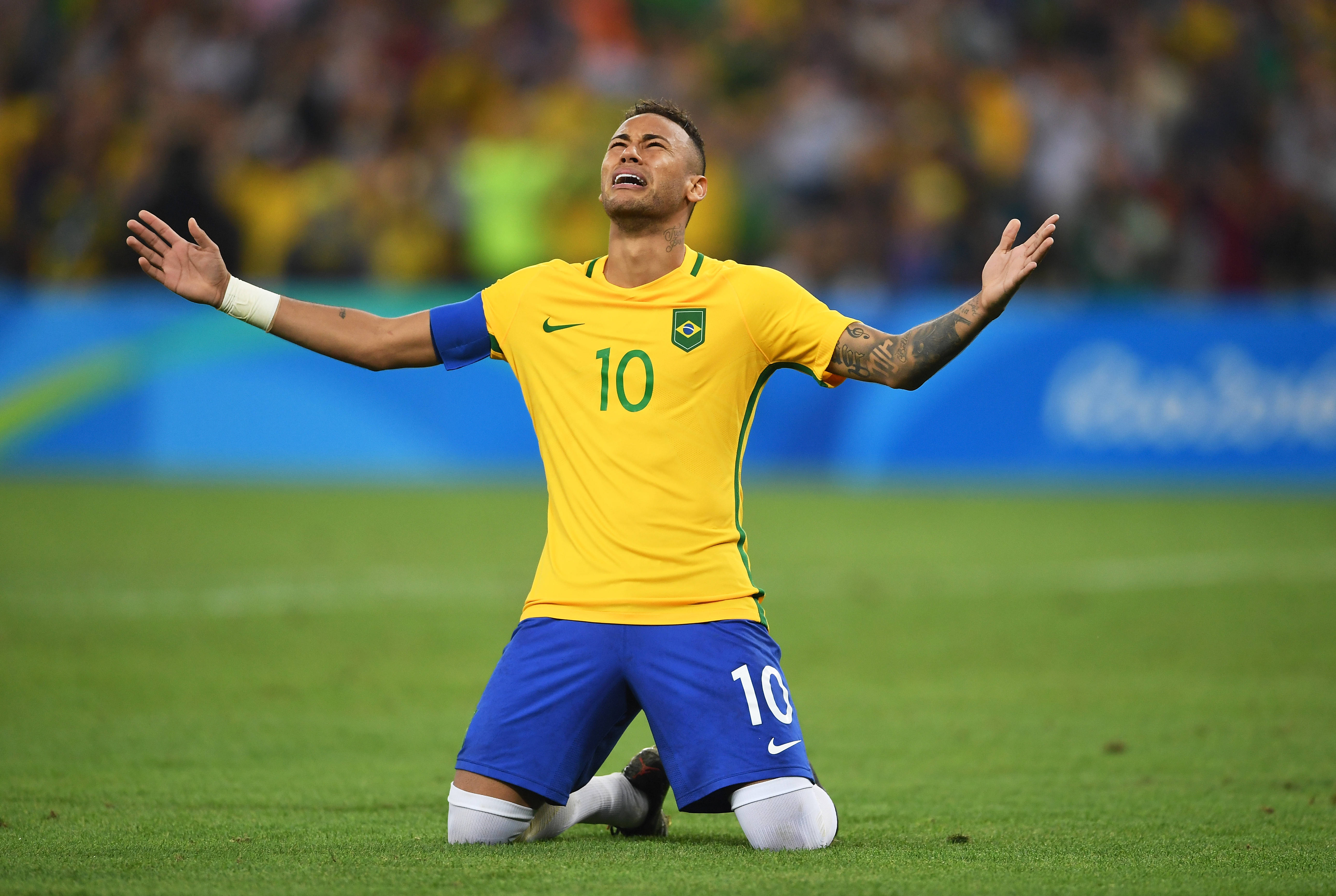 Siisti Neymar Jr polvillaan Taustakuvat