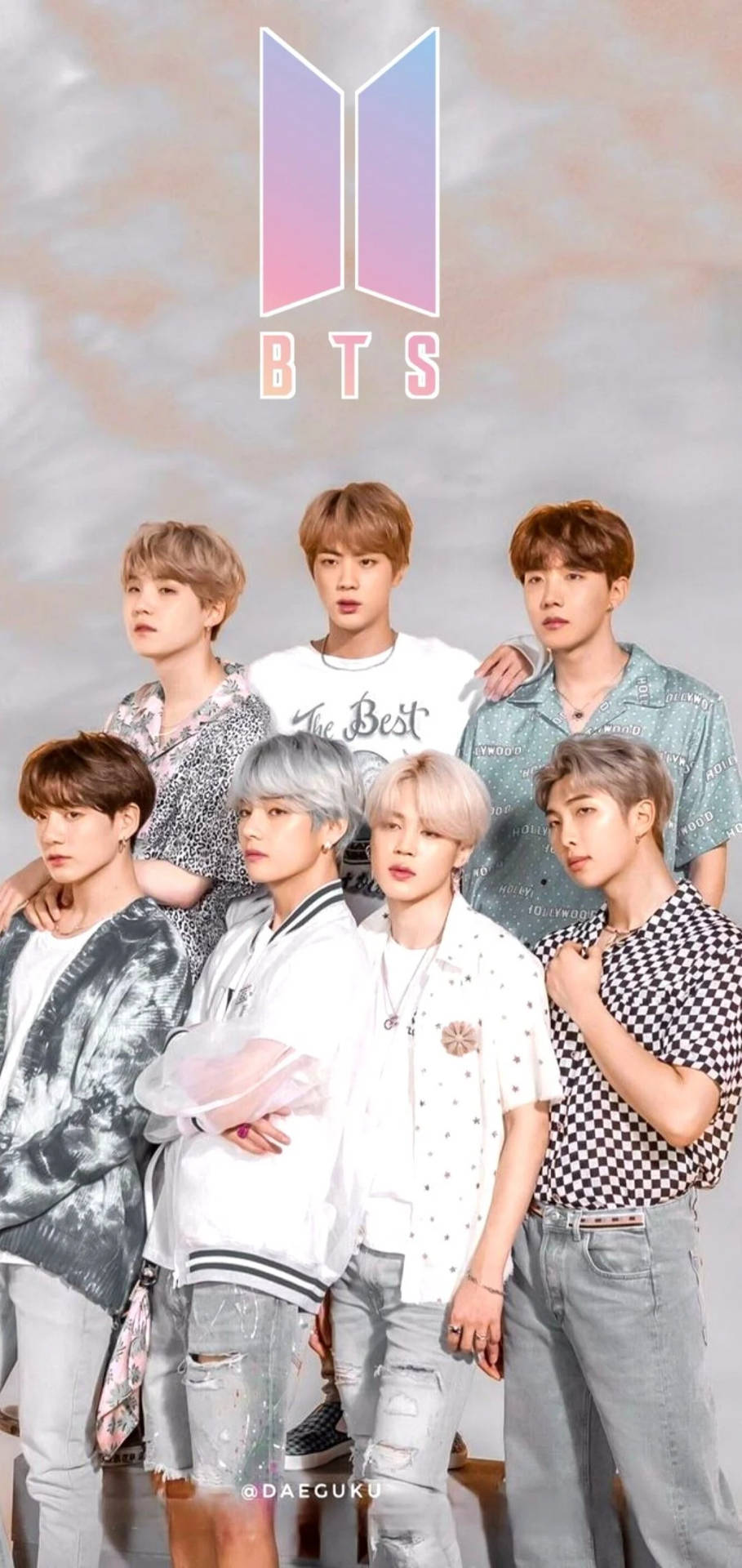 Söpö BTS-ryhmä poseeraa BTS-logon alla — Bts ryhmäkuva GIF Taustakuvat