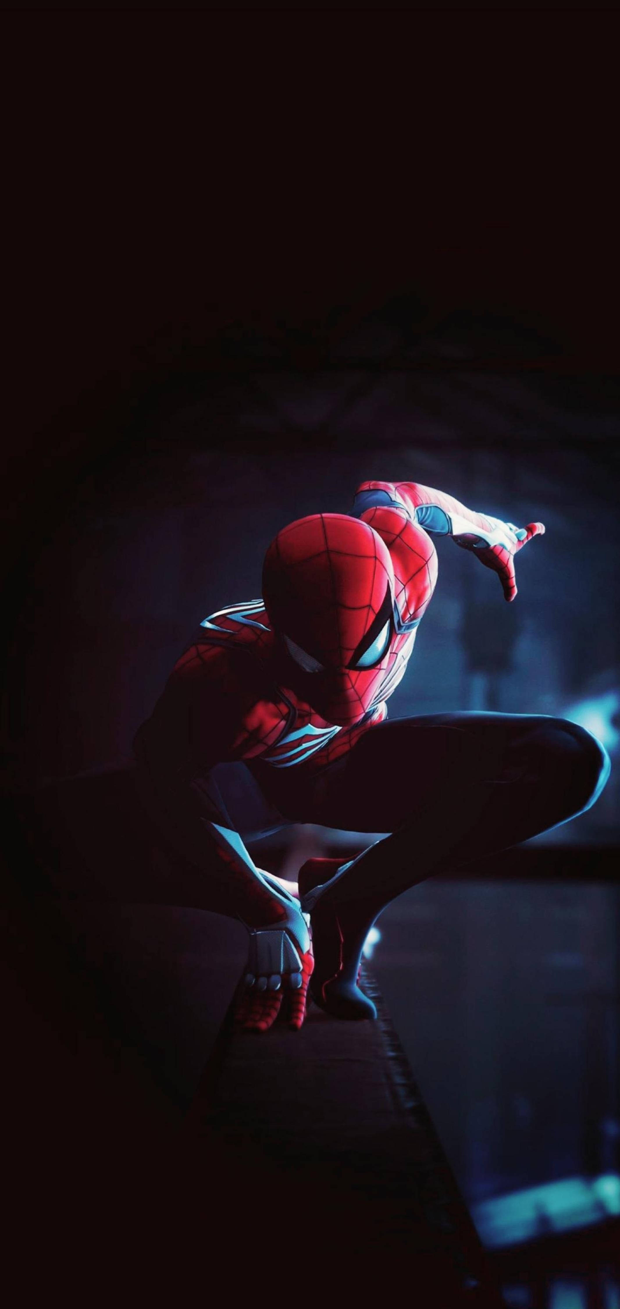 Spiderman ikoninen asento reikä 4K Taustakuvat
