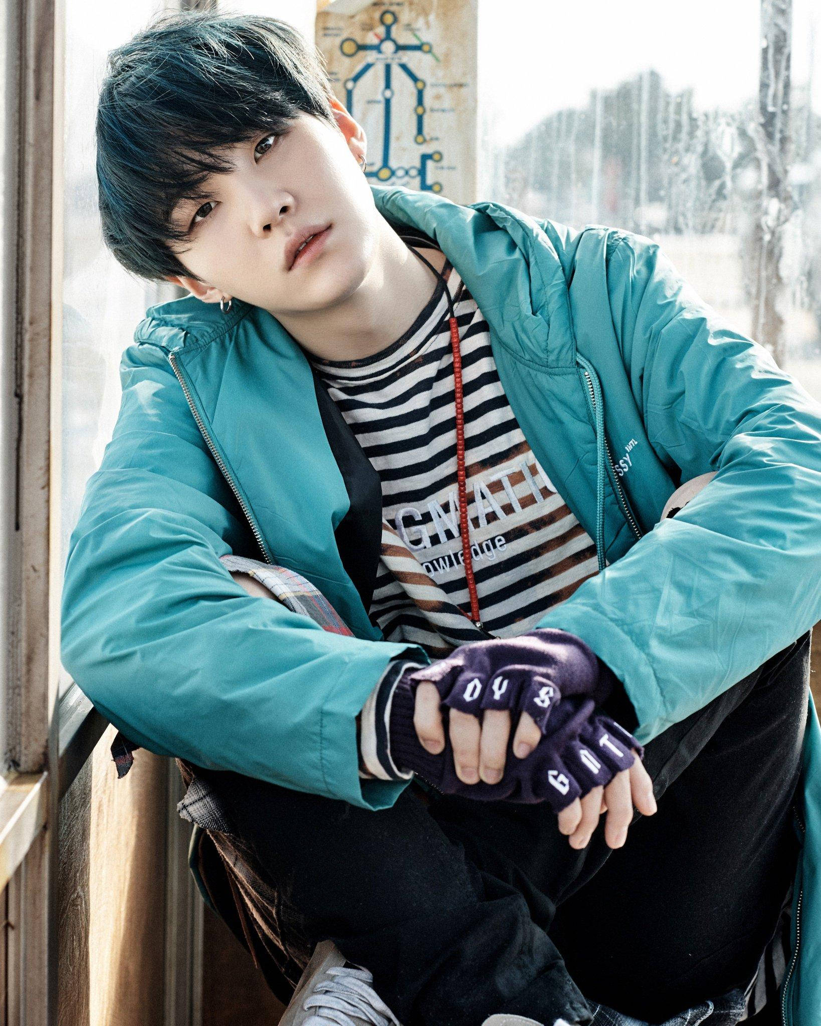 Suloinen BTS Suga sinisessä Taustakuvat