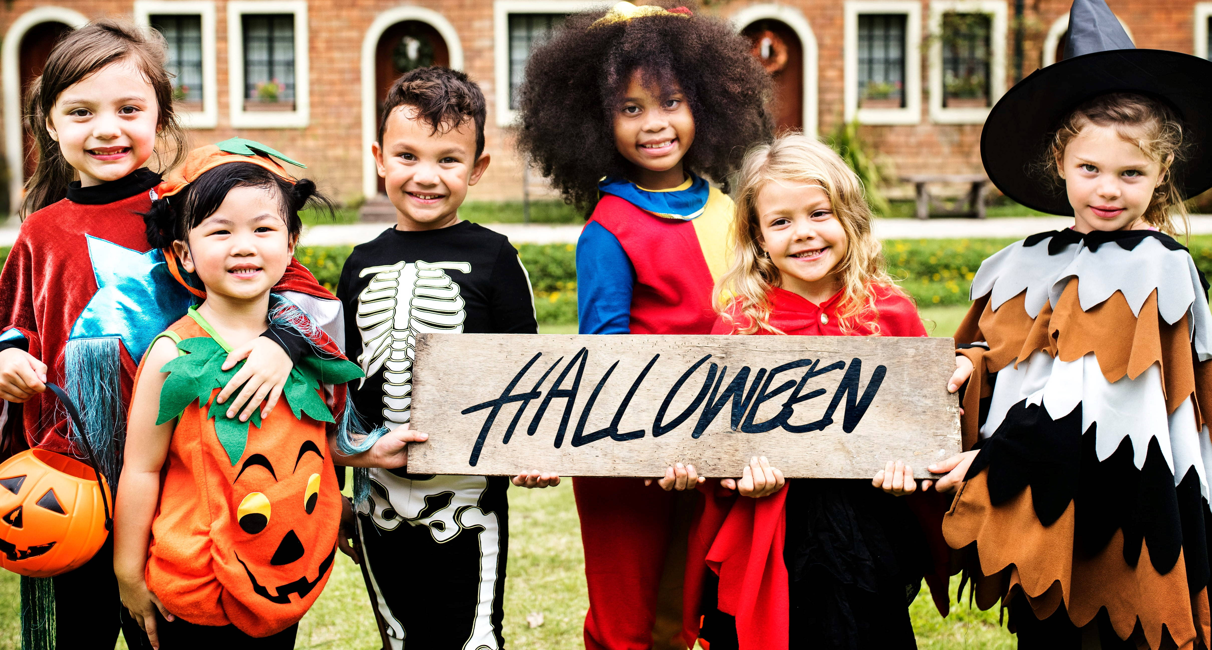 Suloiset lasten Halloween-asut Taustakuvat