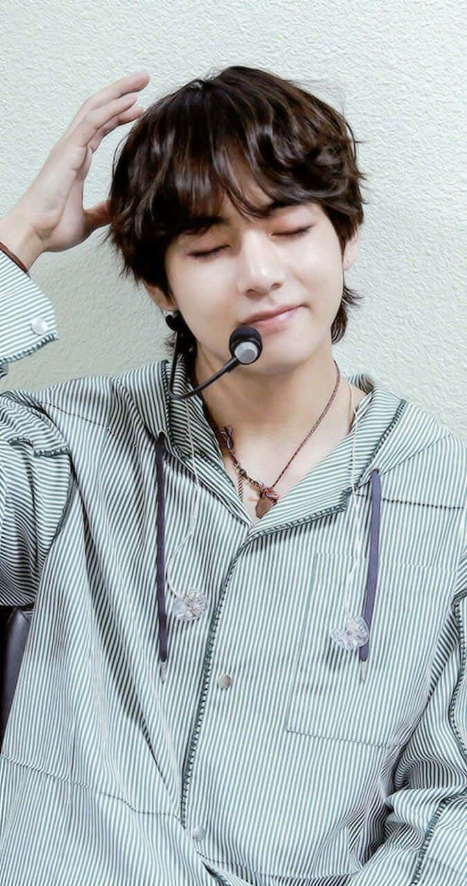 Taehyung silmät kiinni -kuva Taustakuvat