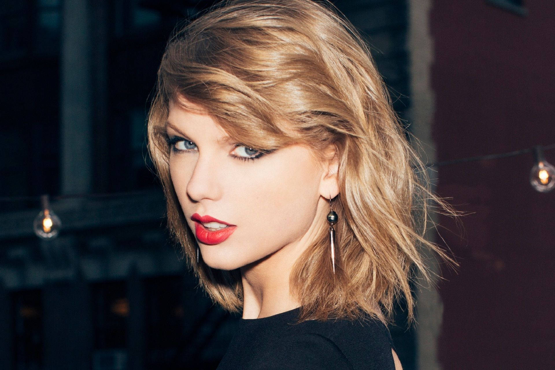 Taylor Swift tarjoilee inspiroivia ilmeitä Taustakuvat