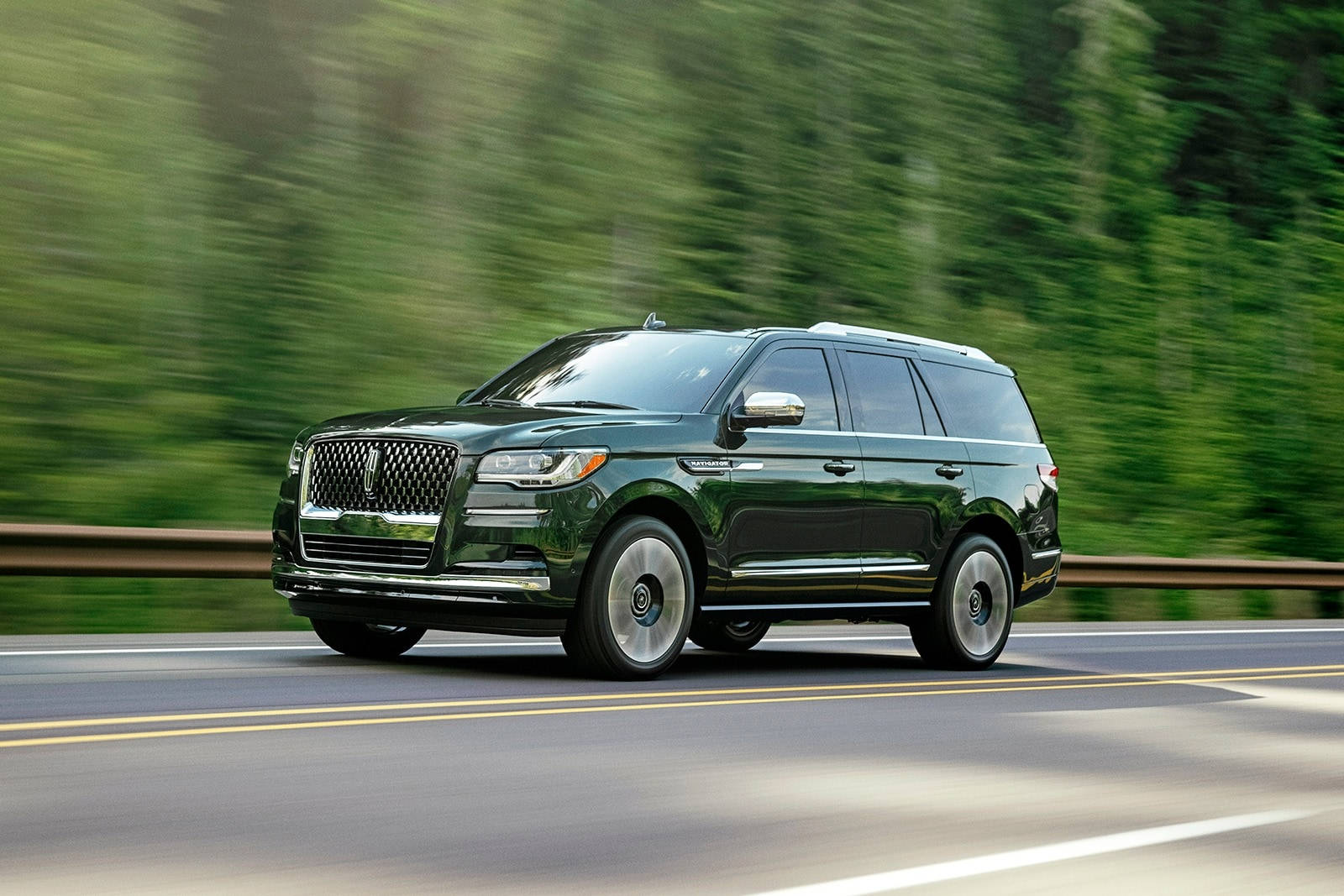Toimintakuva Lincoln Car Navigatorista — Hienot autot GIF Taustakuvat