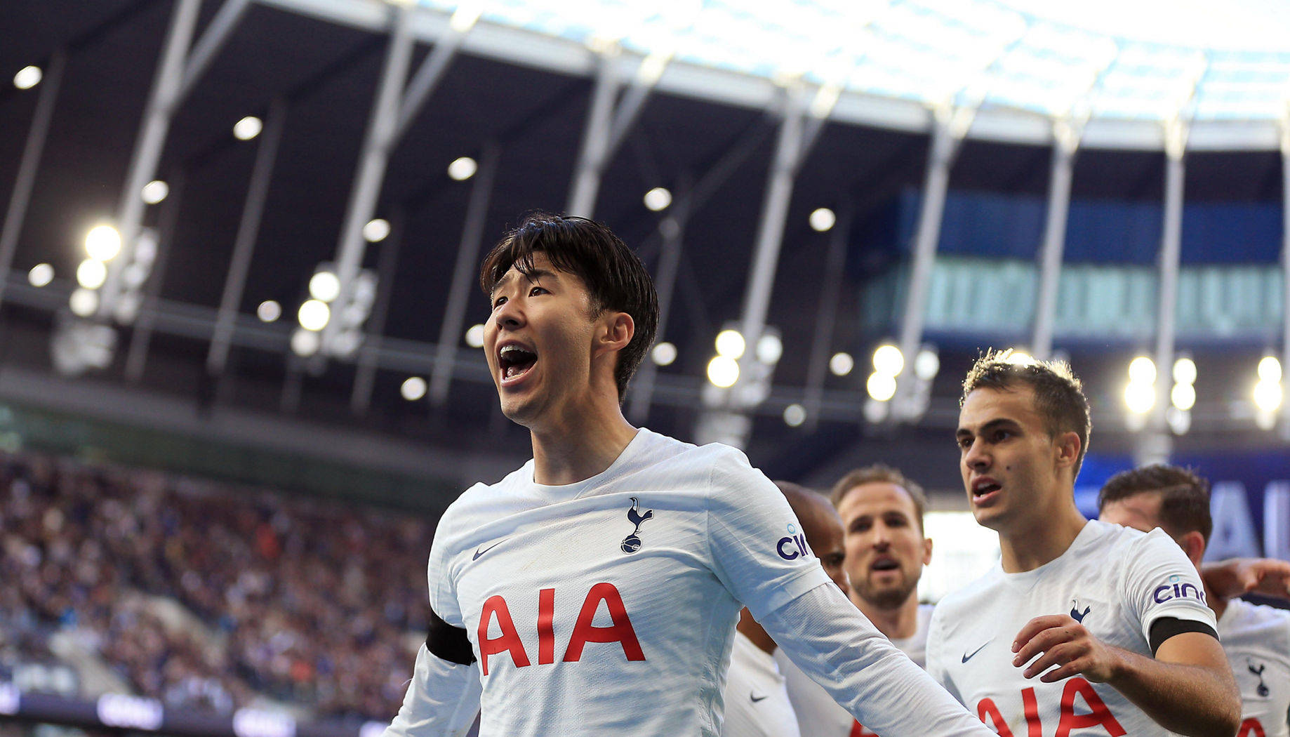 Tottenham Hotspurs FC Son Heung-Min Kannustaa Taustakuvat