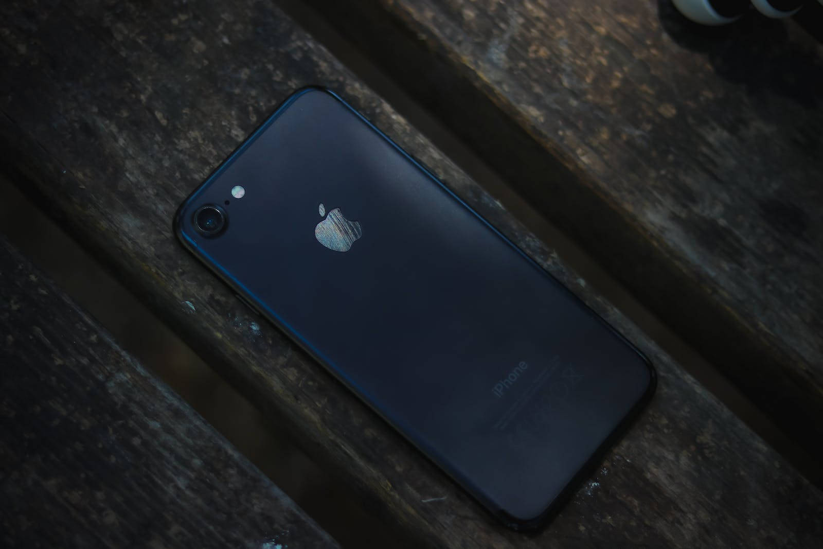 Tumma iPhone 7 Puulla Taustakuvat