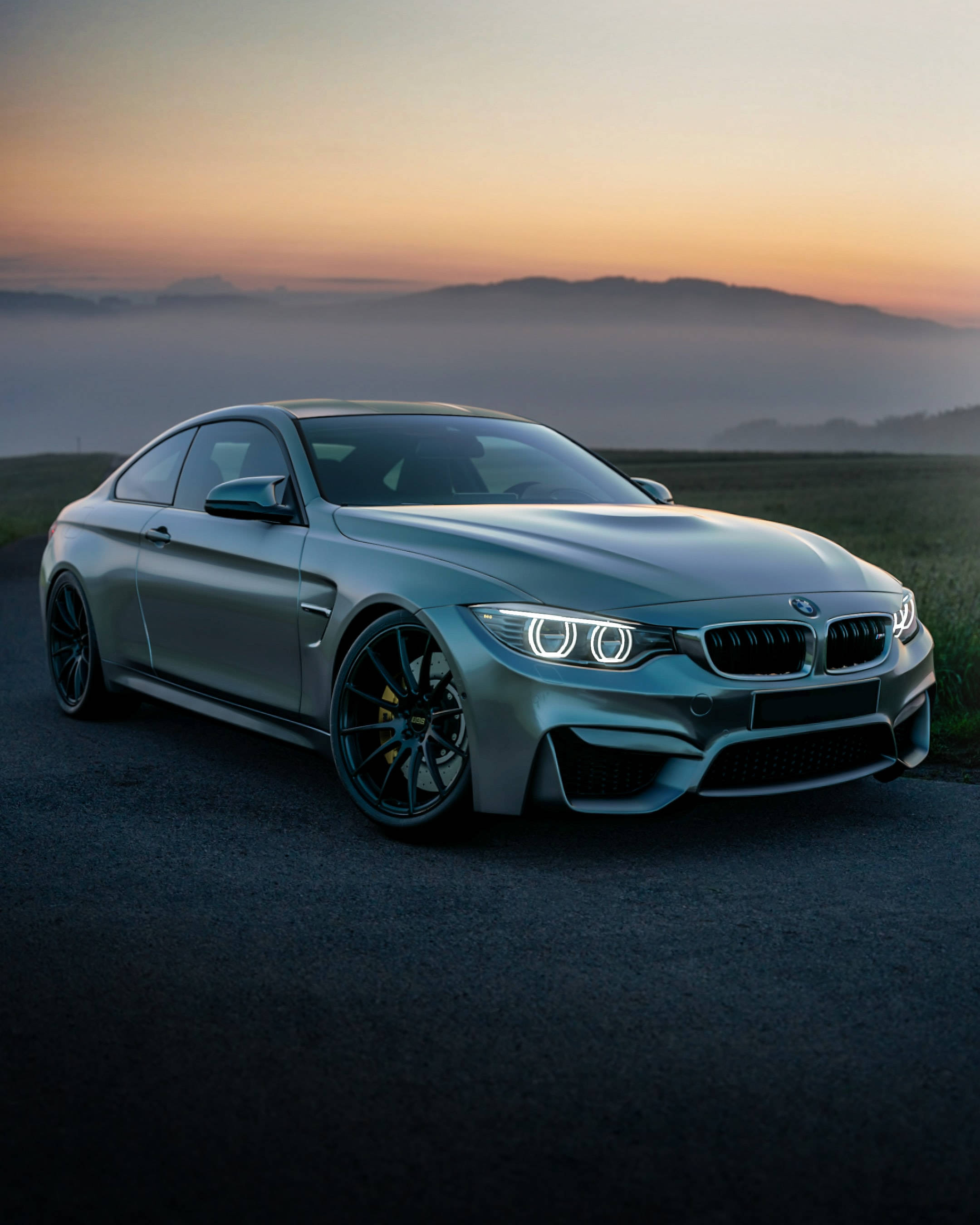 Tunne voima uudessa BMW F83 M4:ssä Taustakuvat