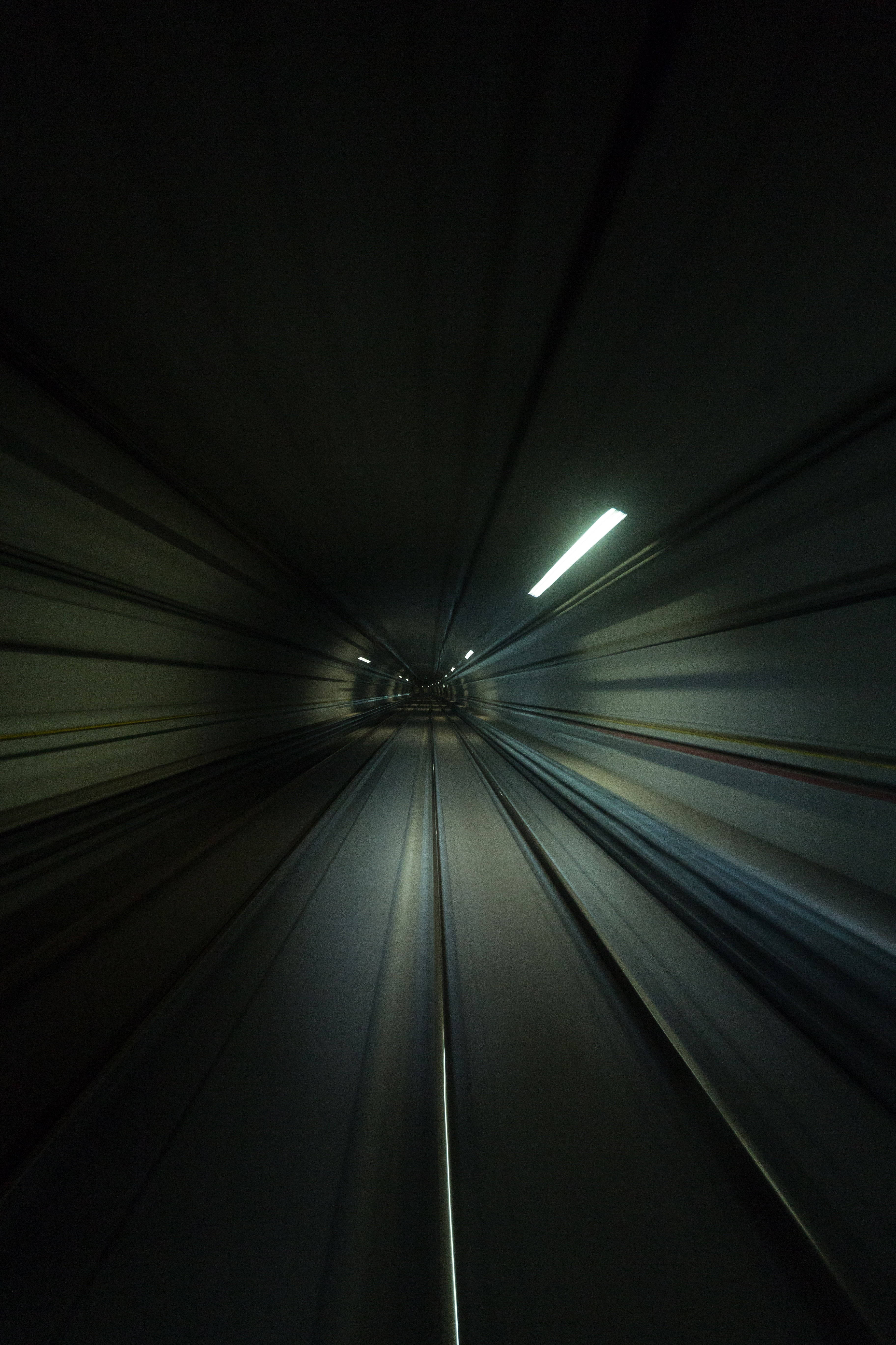Tunnelin Ohitus Suurella Nopeudella iPhone Taustakuvat