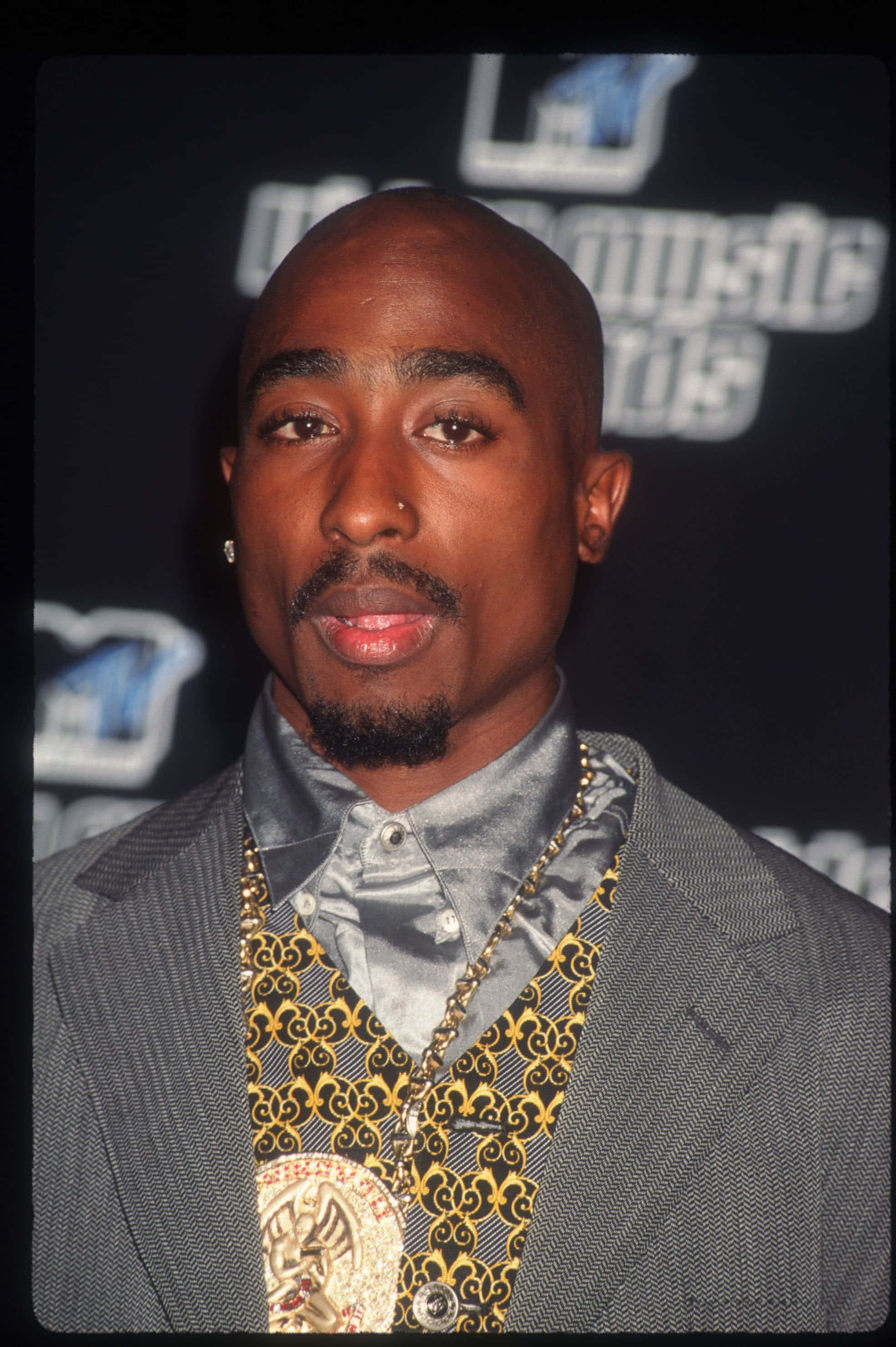 tupac jones mtv-musiikkigaalassa Taustakuvat
