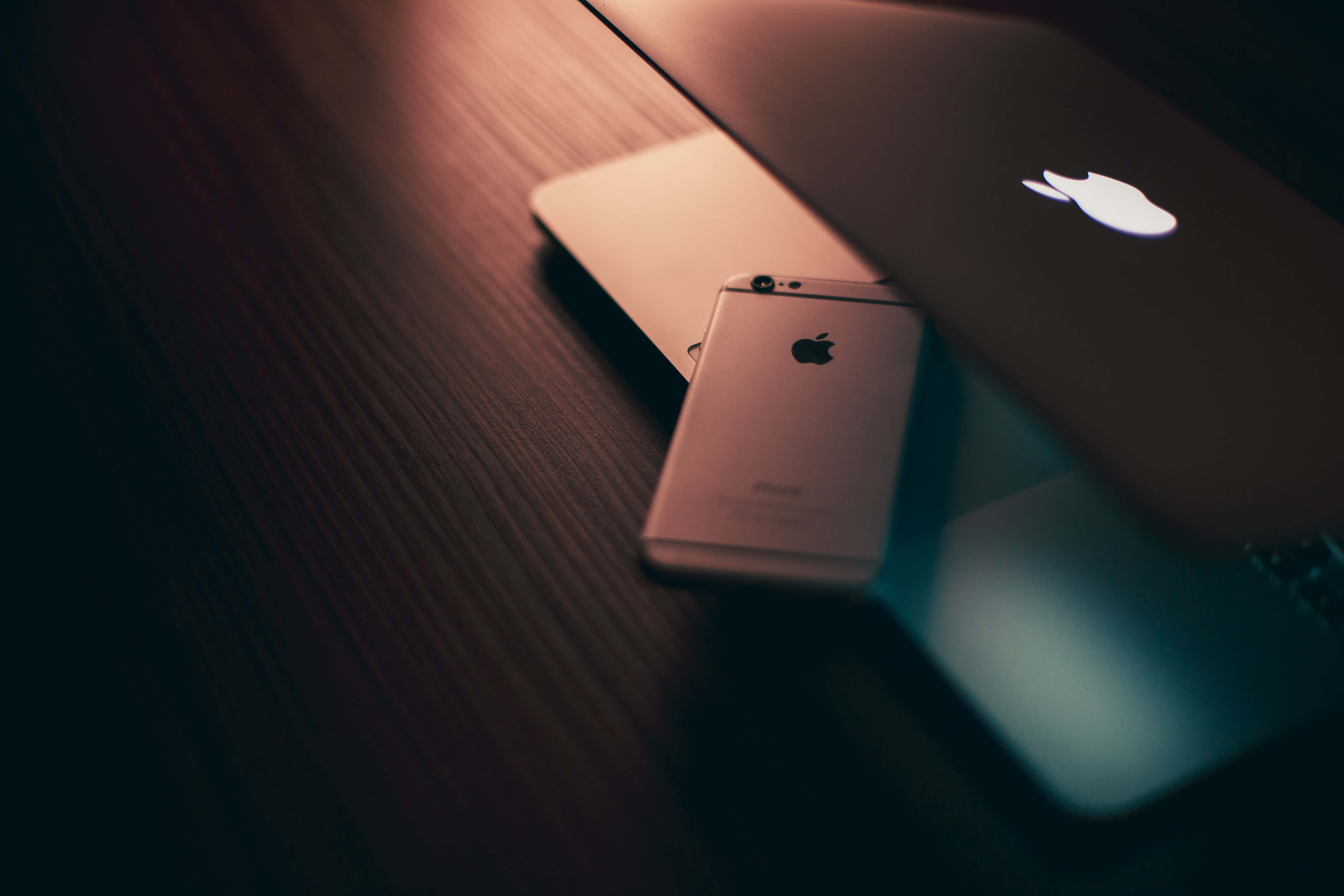 Tyylikäs ja moderni Apple MacBook -kannettava Taustakuvat