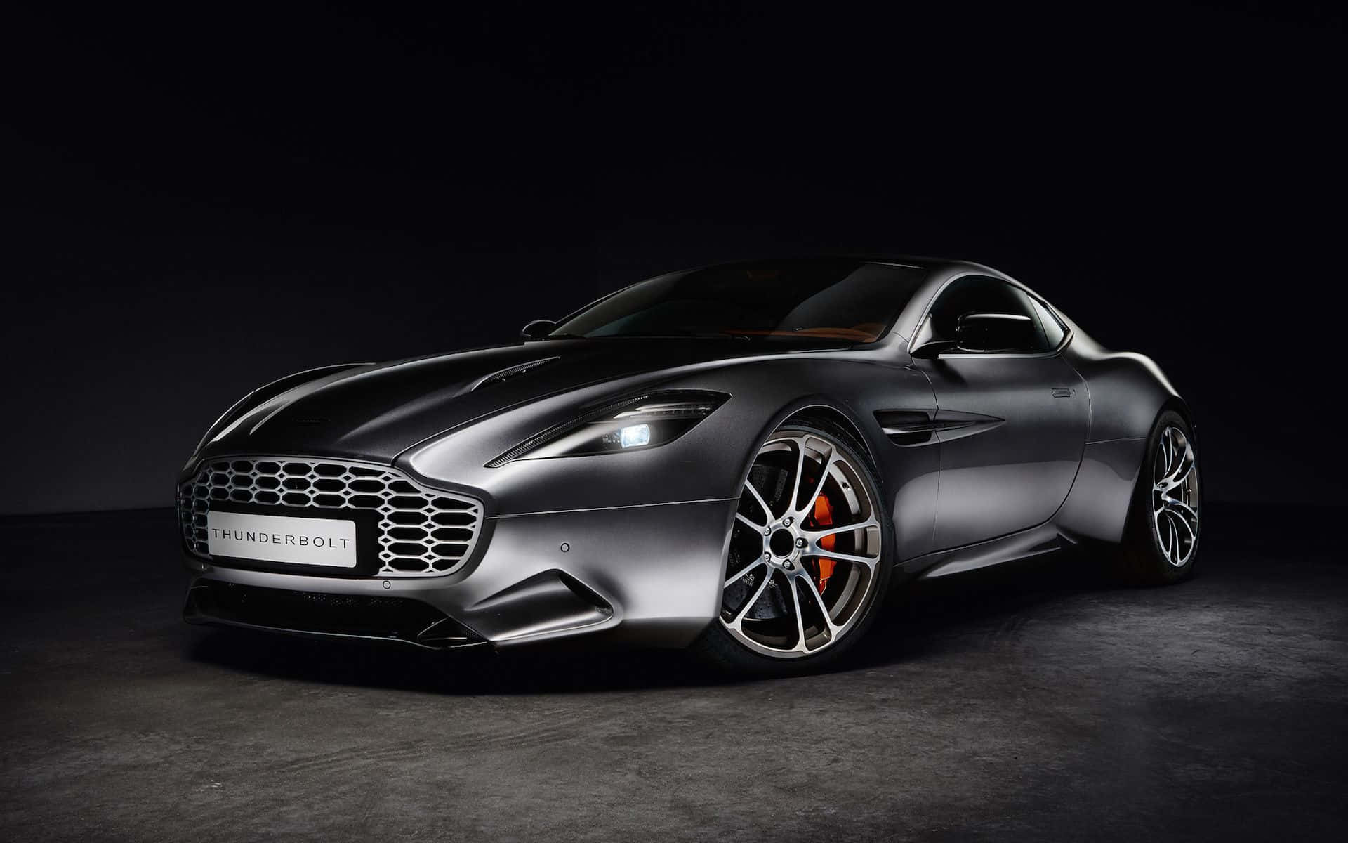 Tyylikäs ja voimakas Aston Martin Vanquish Taustakuvat