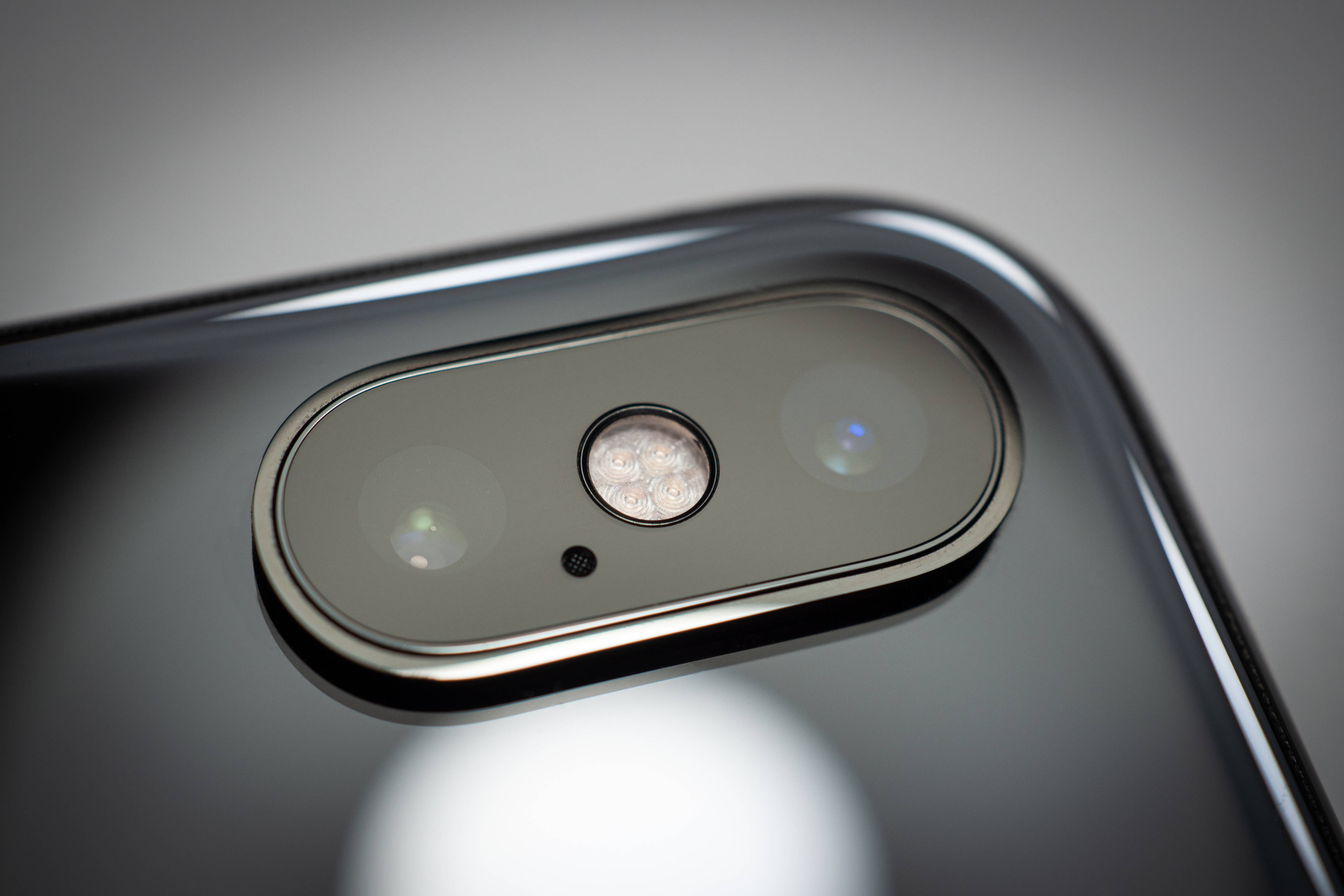 Tyylikäs näkymä iPhone Xs:stä vedessä Taustakuvat