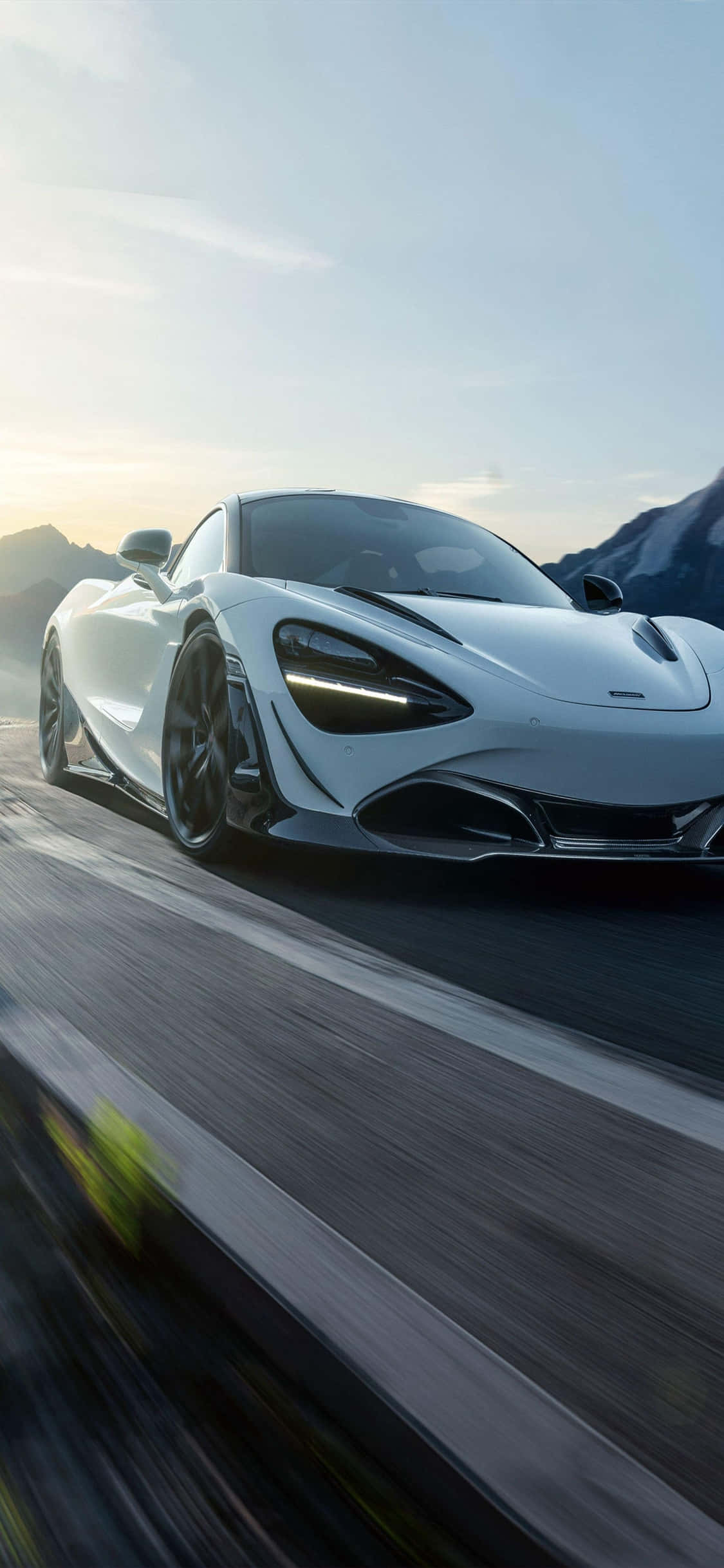 Tyylikäs ajo iPhone XS:llä McLaren 720S:ssä Taustakuvat