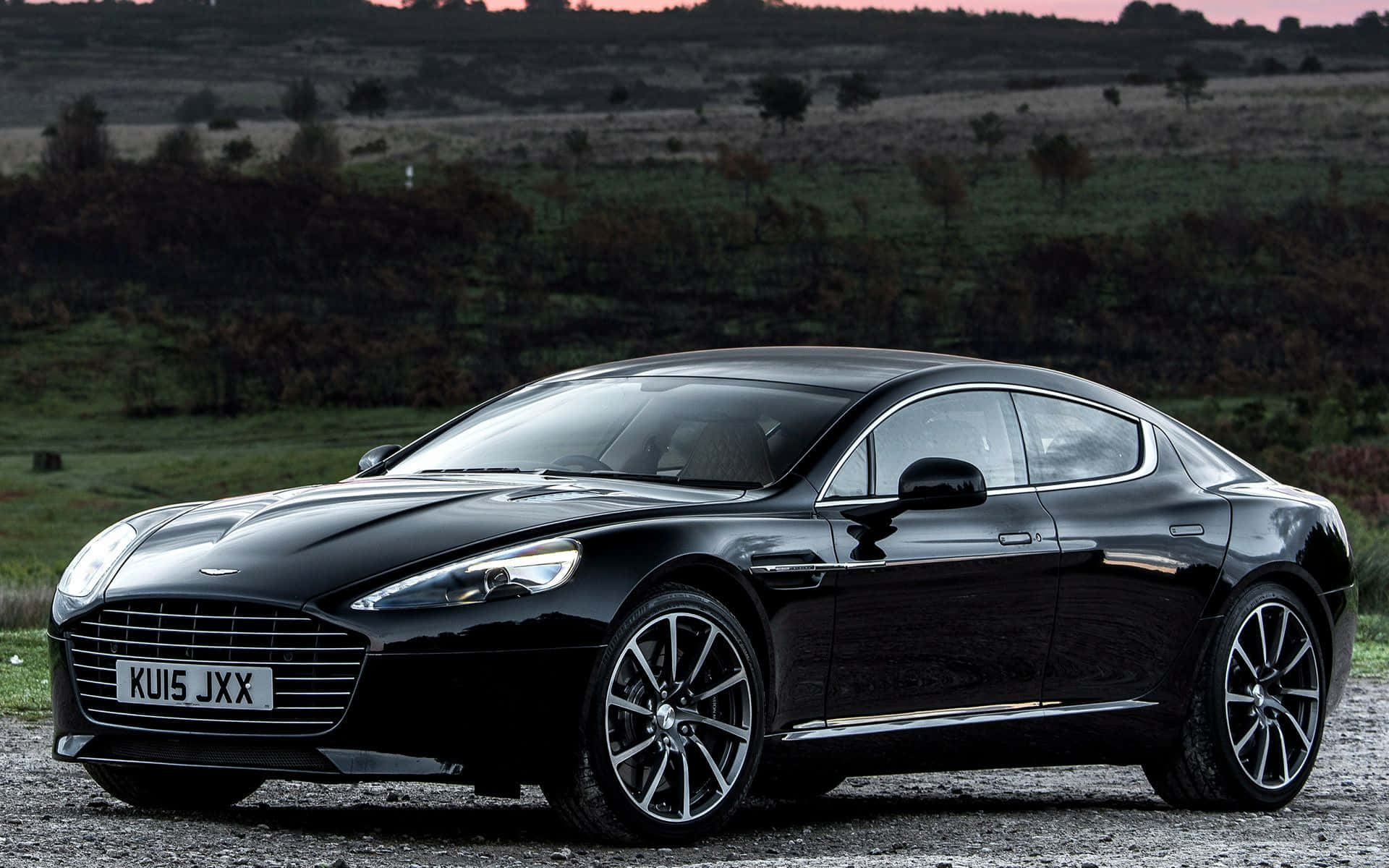 Upea Aston Martin Rapide S toiminnassa Taustakuvat