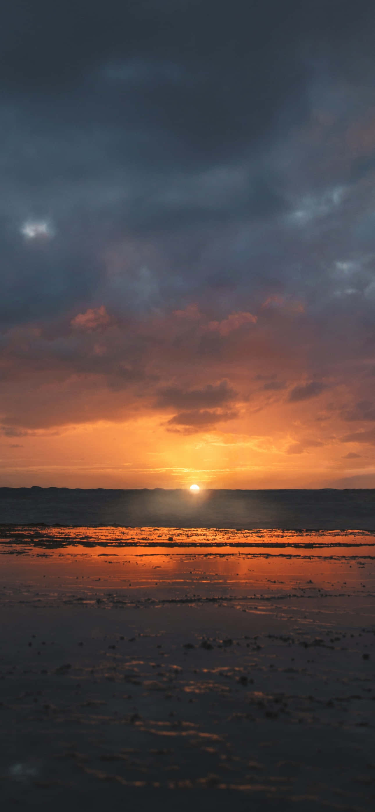 Upea auringonlasku värikaleidoskooppina Taustakuvat