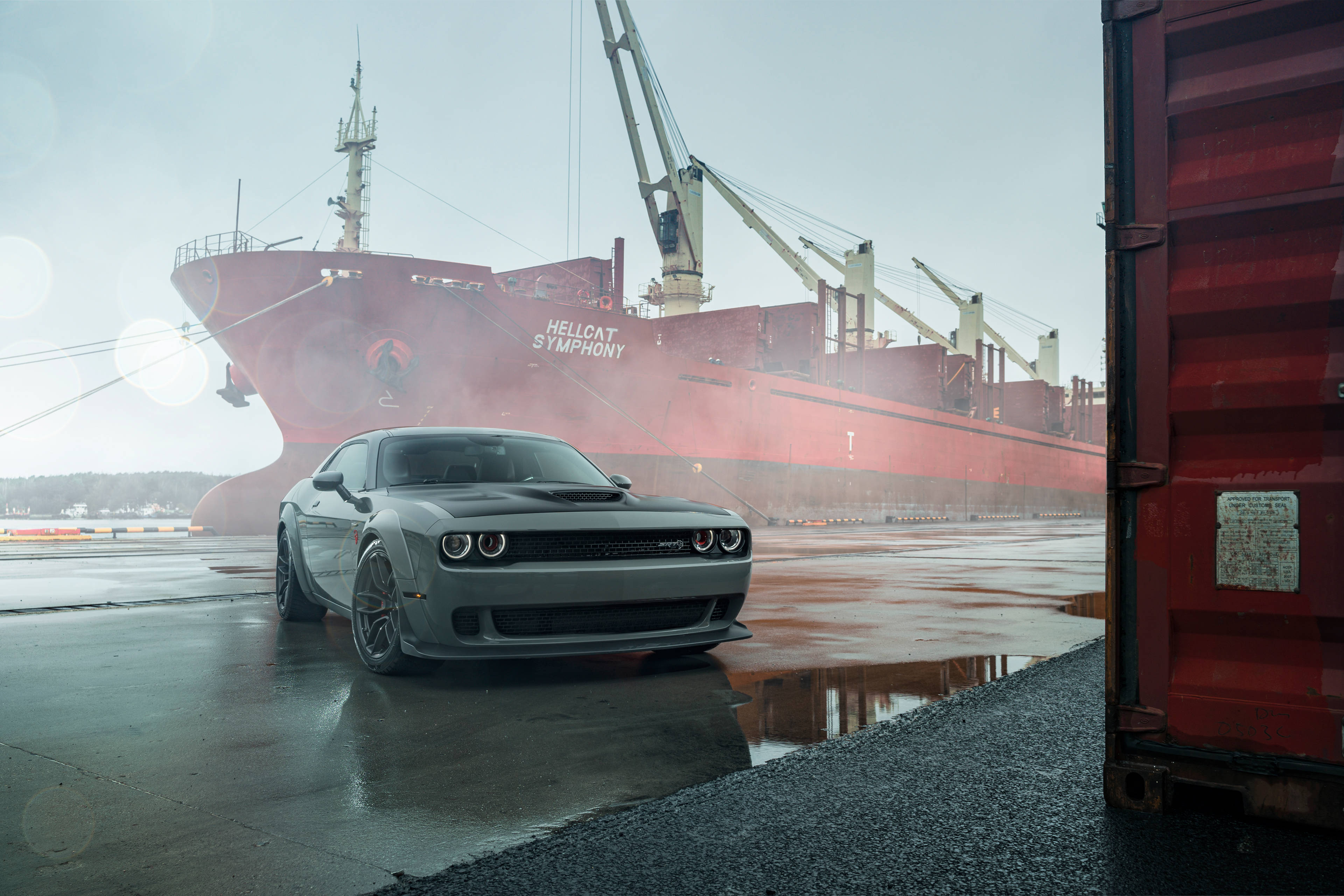 Upea harmaa Dodge Challenger Demon 4K pysäköitynä kaupunkiympäristössä Taustakuvat
