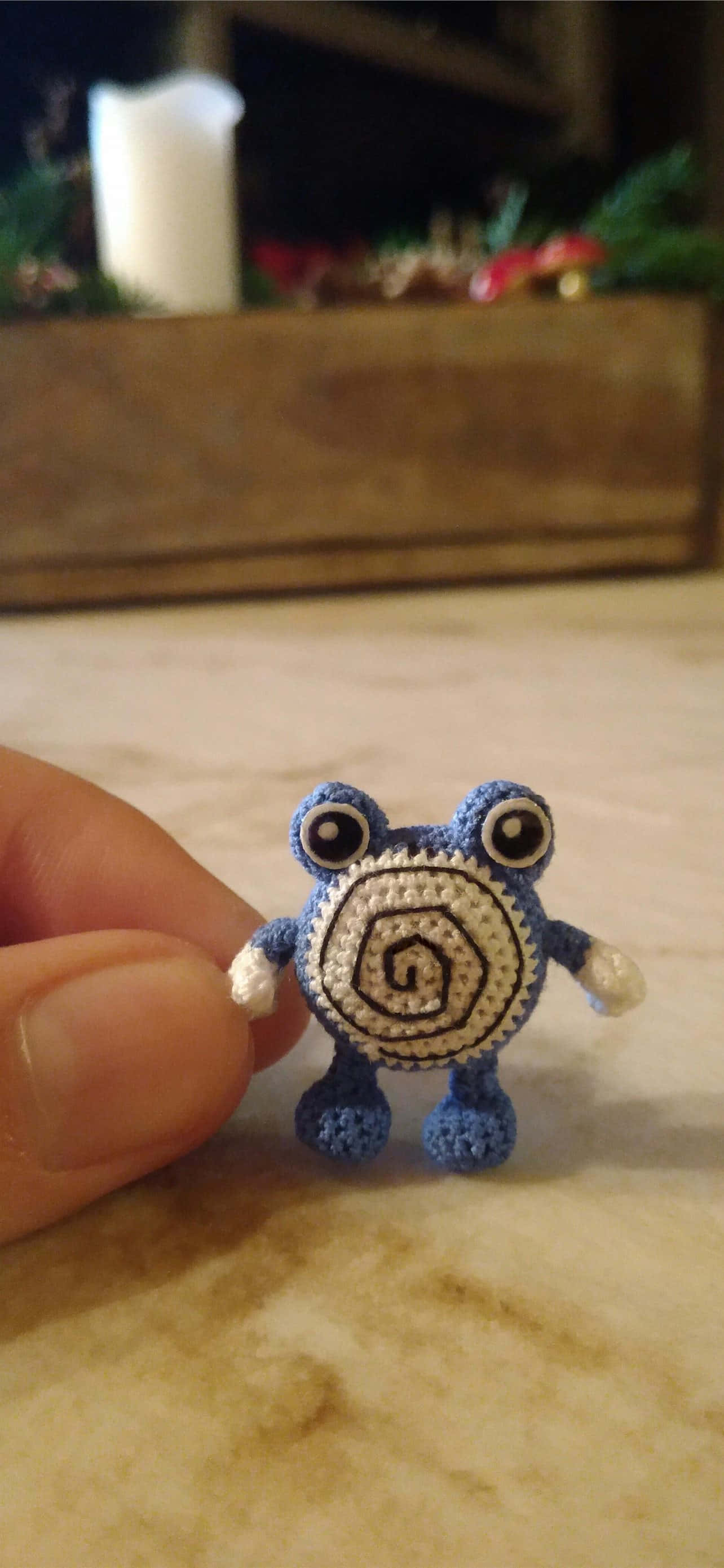 Upea käsin virkattu Poliwhirl-koriste Taustakuvat
