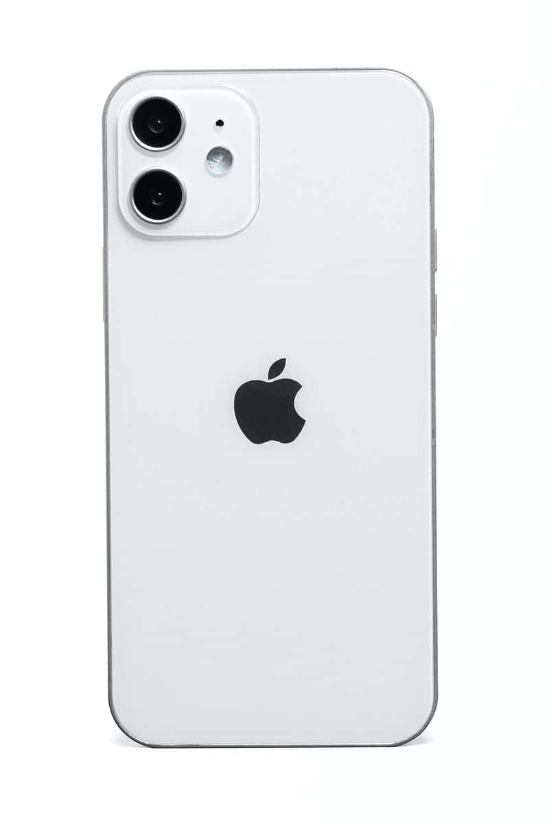 Upea tummansininen meri ja dramaattinen merimaisema iPhone 12 -näytöllä Taustakuvat