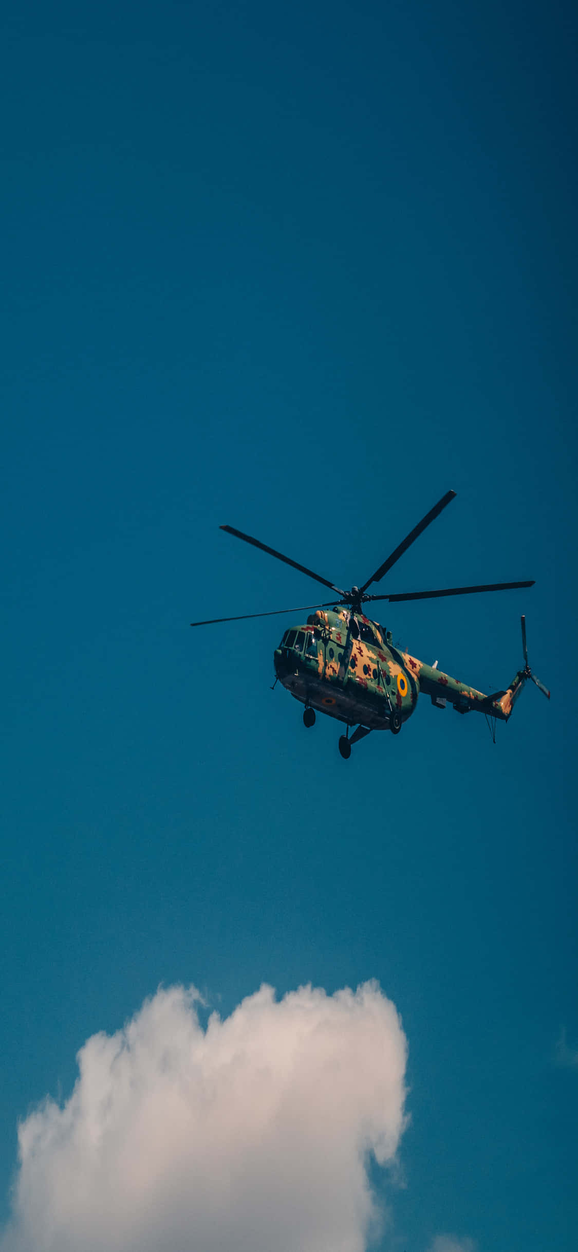 Upx taivaalla - iPhone Xs Helikopteri Taustakuvat