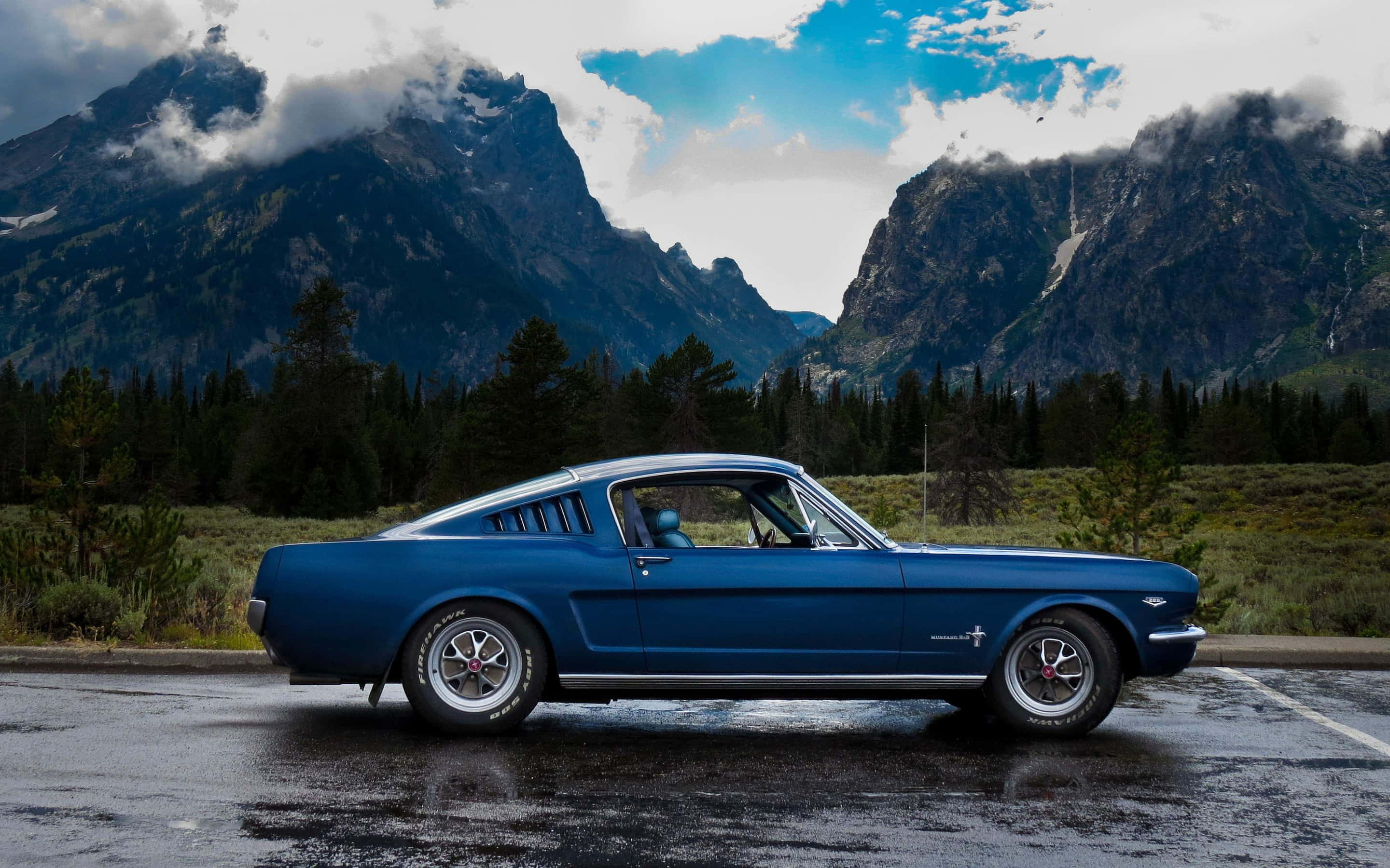 Vaikuttava näkymä vuoden 1966 Ford Mustang Fastbackista Taustakuvat