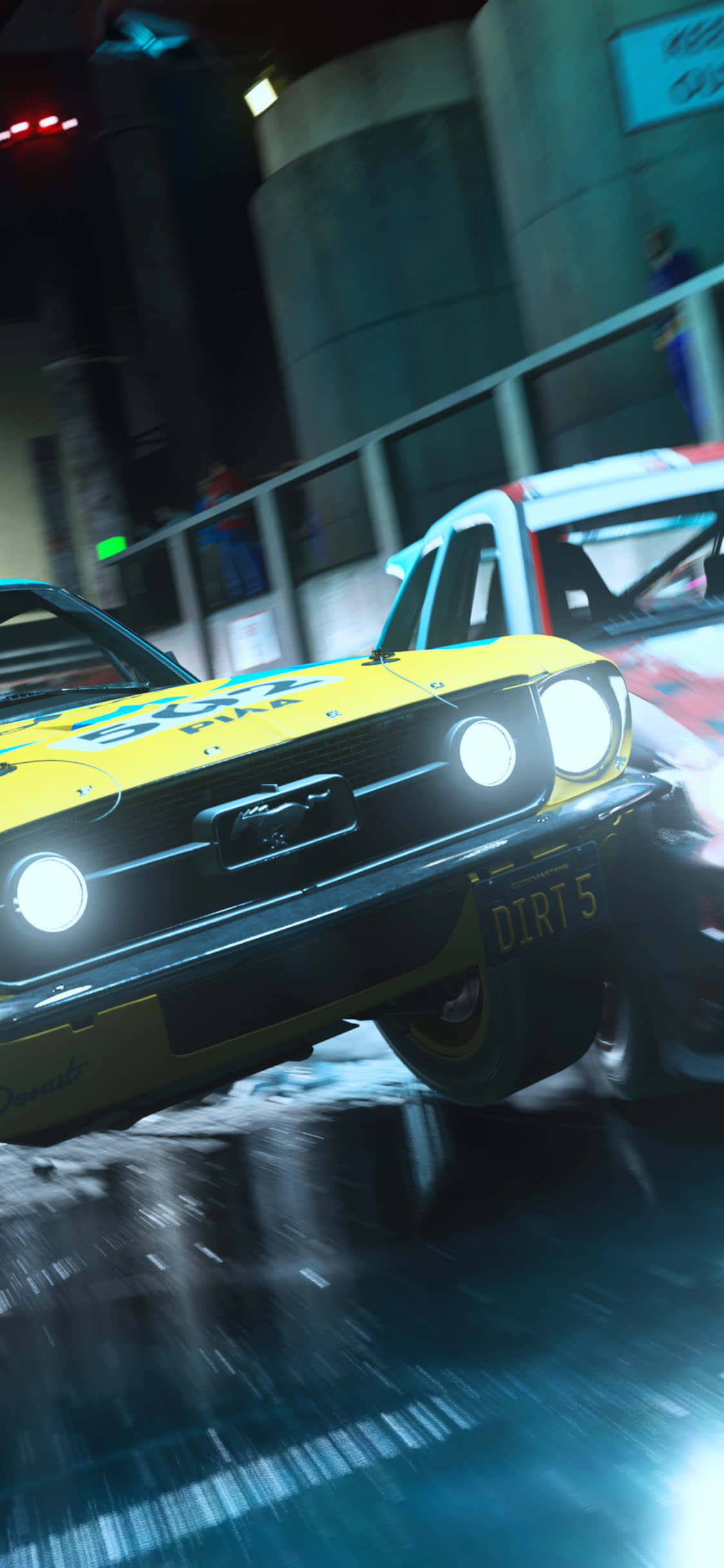Valkoinen Dirt Rally -auto kiitää värikästä taustaa vasten Taustakuvat