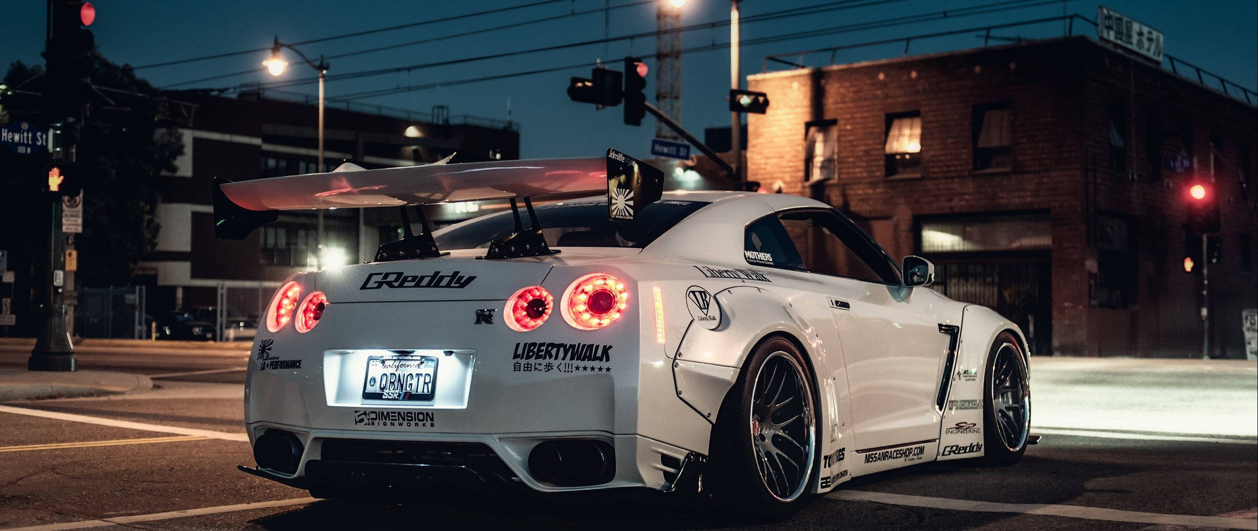 Valkoinen Nissan Skyline GTR R34 takaosa Taustakuvat