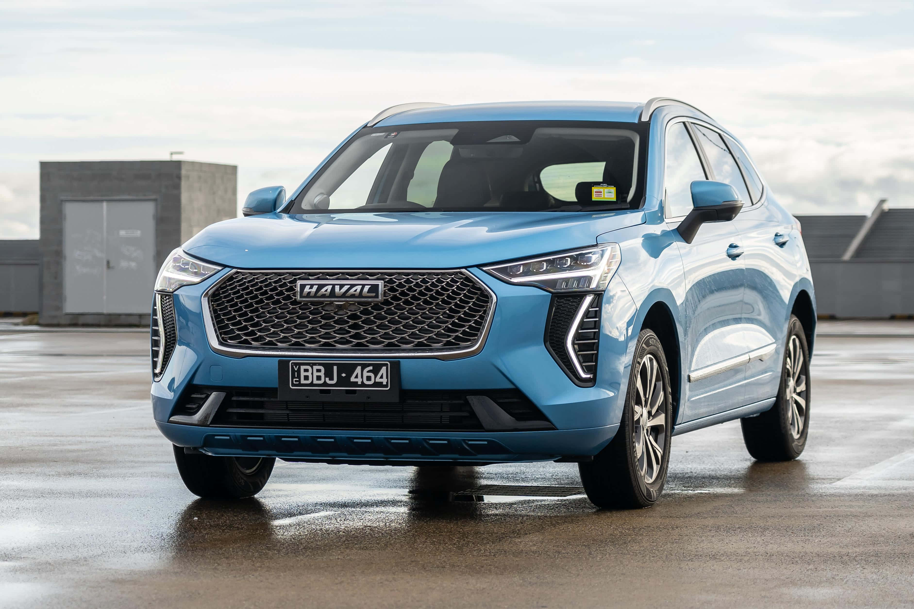Vangitseva Haval-maastoauto aavikkoseikkailulla Taustakuvat