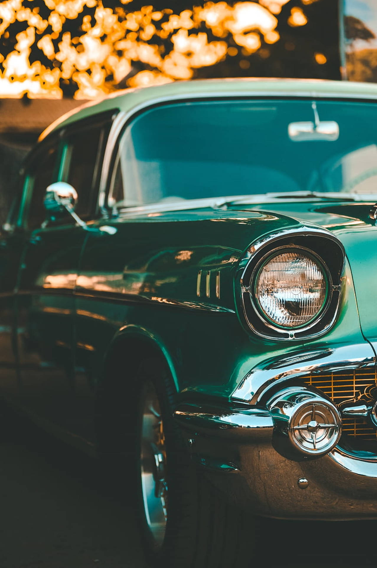 Vihreä retrohenkinen auto Taustakuvat