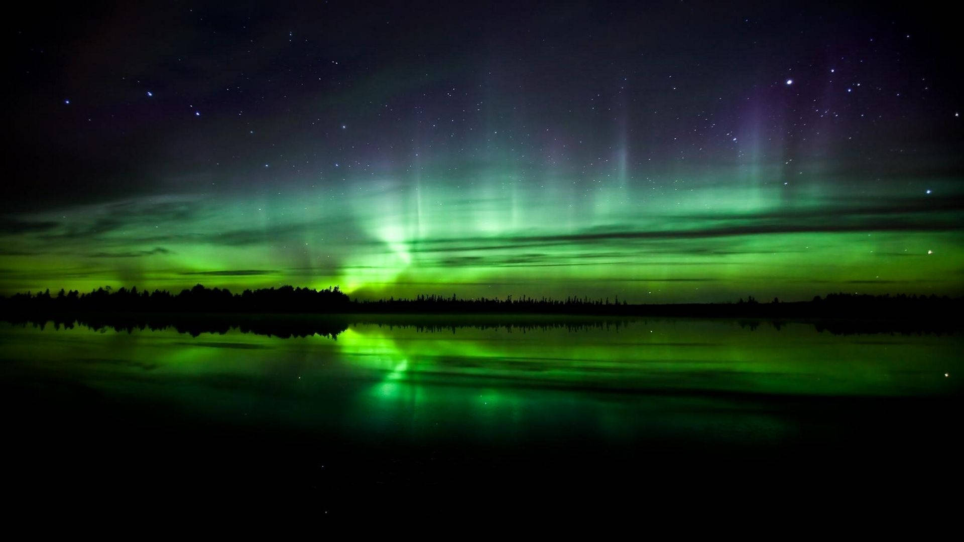 Vihreä taivas järven yllä Taustakuvat