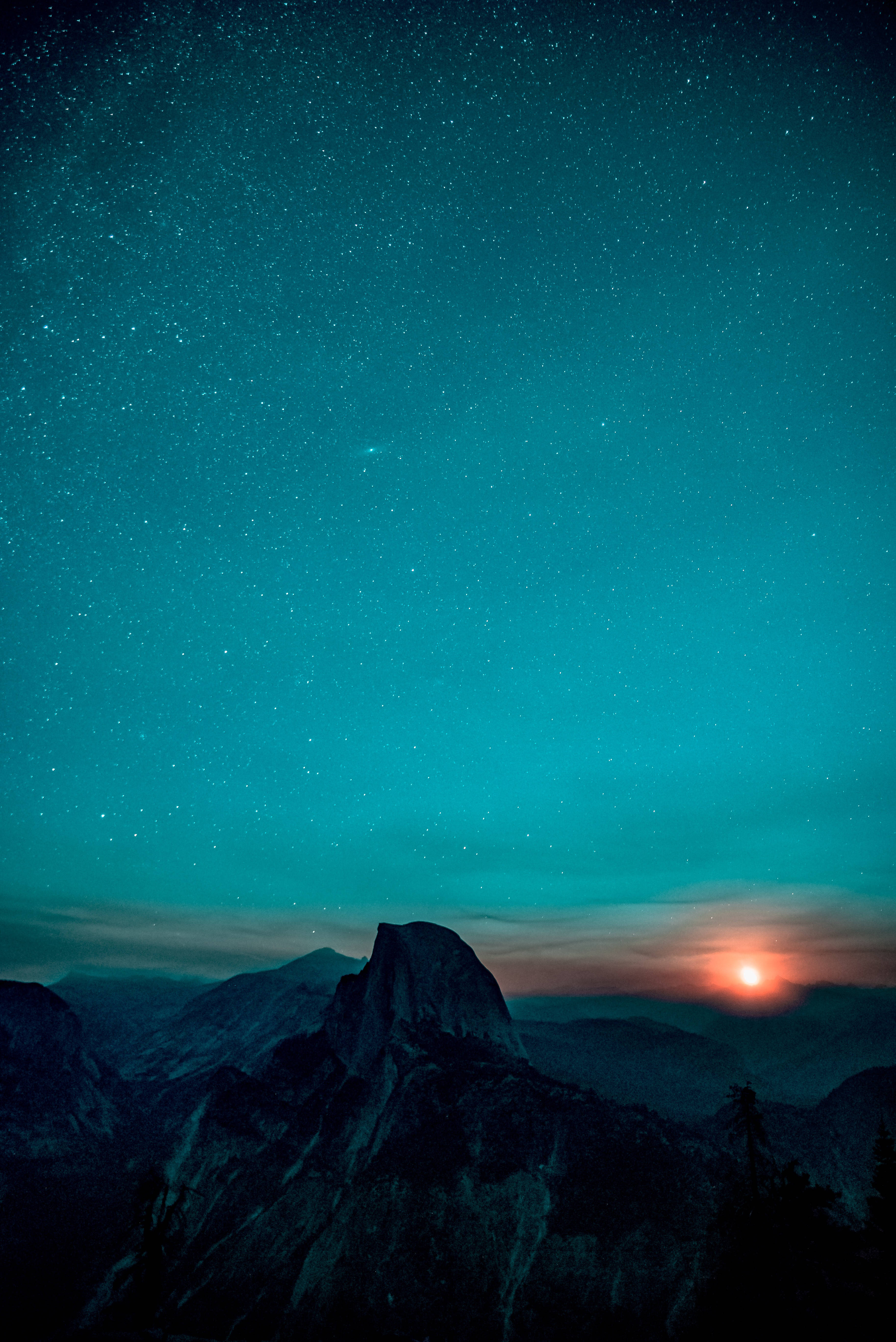 Yosemiten kansallispuiston kaunis ja rauhallinen auringonnousu Taustakuvat