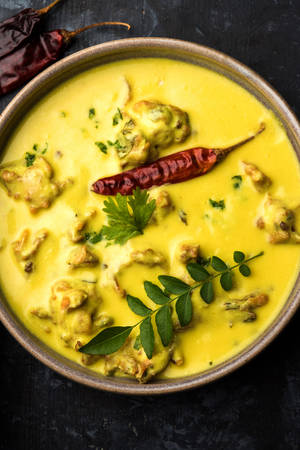 Aito Keltainen Curry Fenkolinlehdillä ja Chilillä — Huawei MatePad Pro Max Taustakuvat